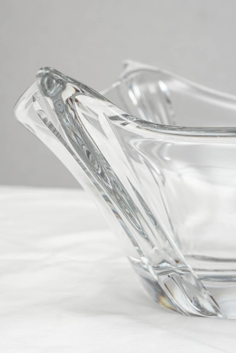 Late 20th Century Elegant Daum Crystal Bowl, Modern/Transitional Style For Sale