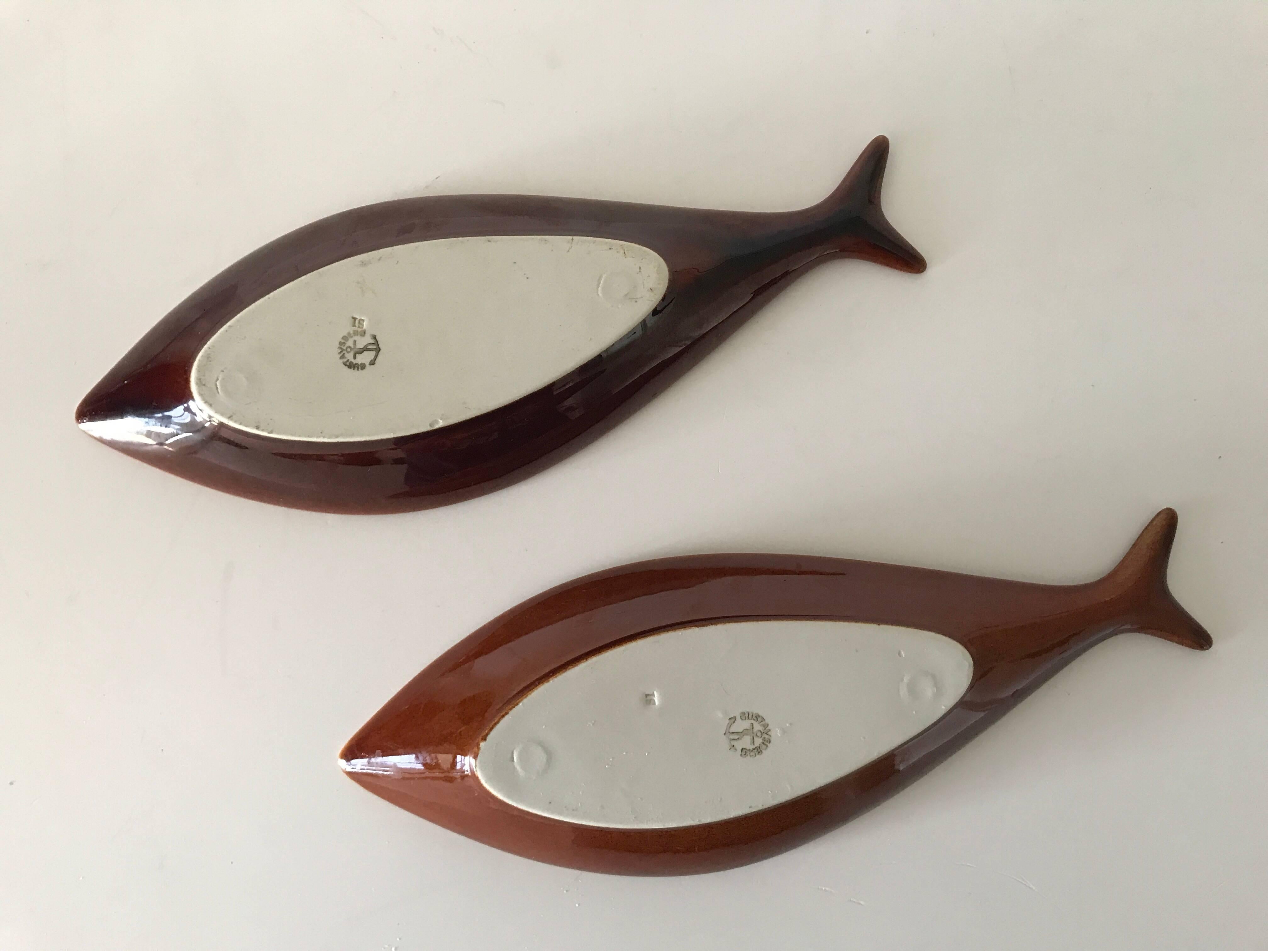 Pair of Swedish, 1950 Fish Dishes by Stig Lindberg Gustavsberg Porcelain Factory In Excellent Condition For Sale In Drottningholm, SE