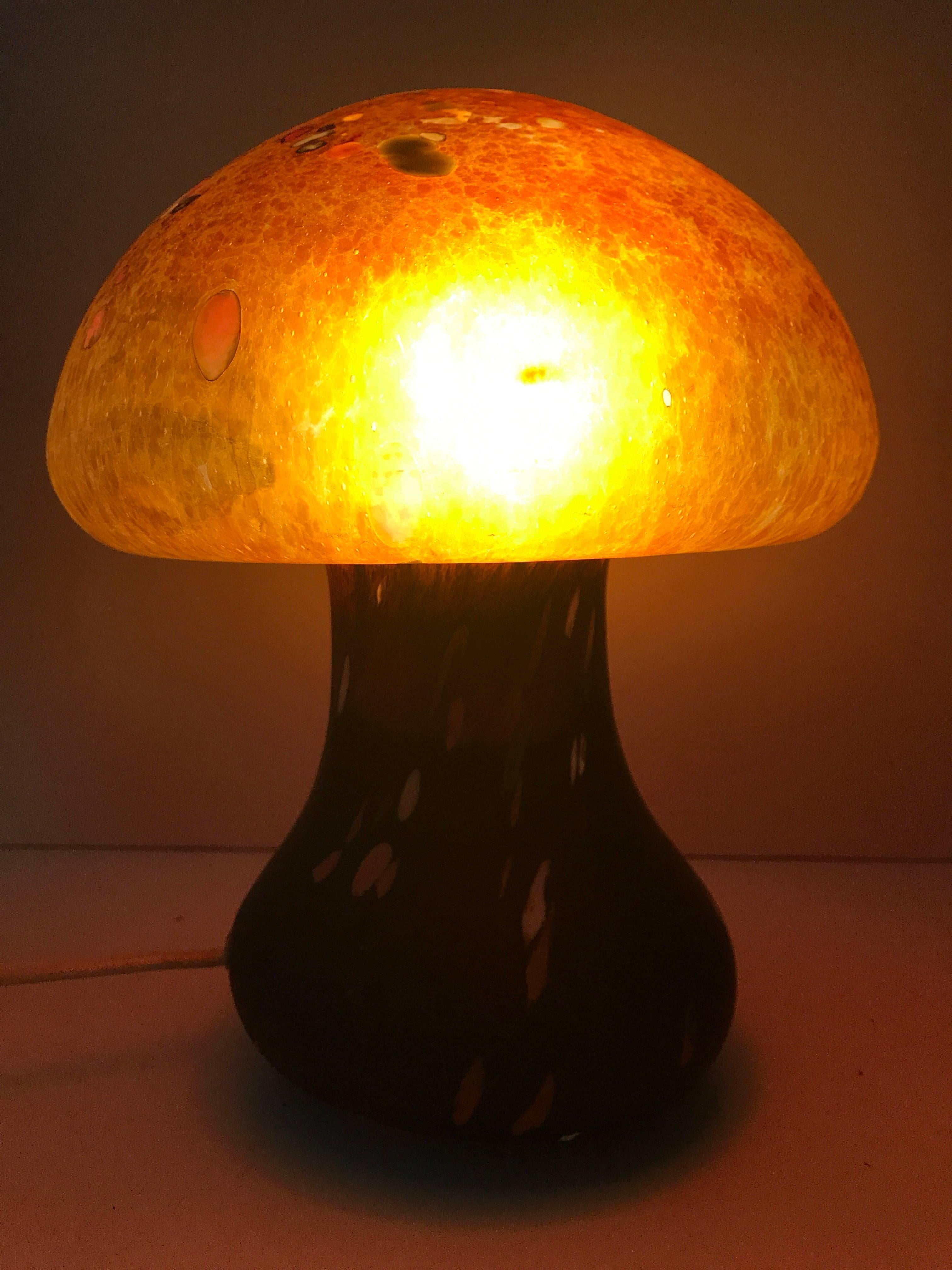 Group Swedish Blown Glass Mushroms and a Table Lamp Made by Monica Bäckström In Excellent Condition For Sale In Drottningholm, SE