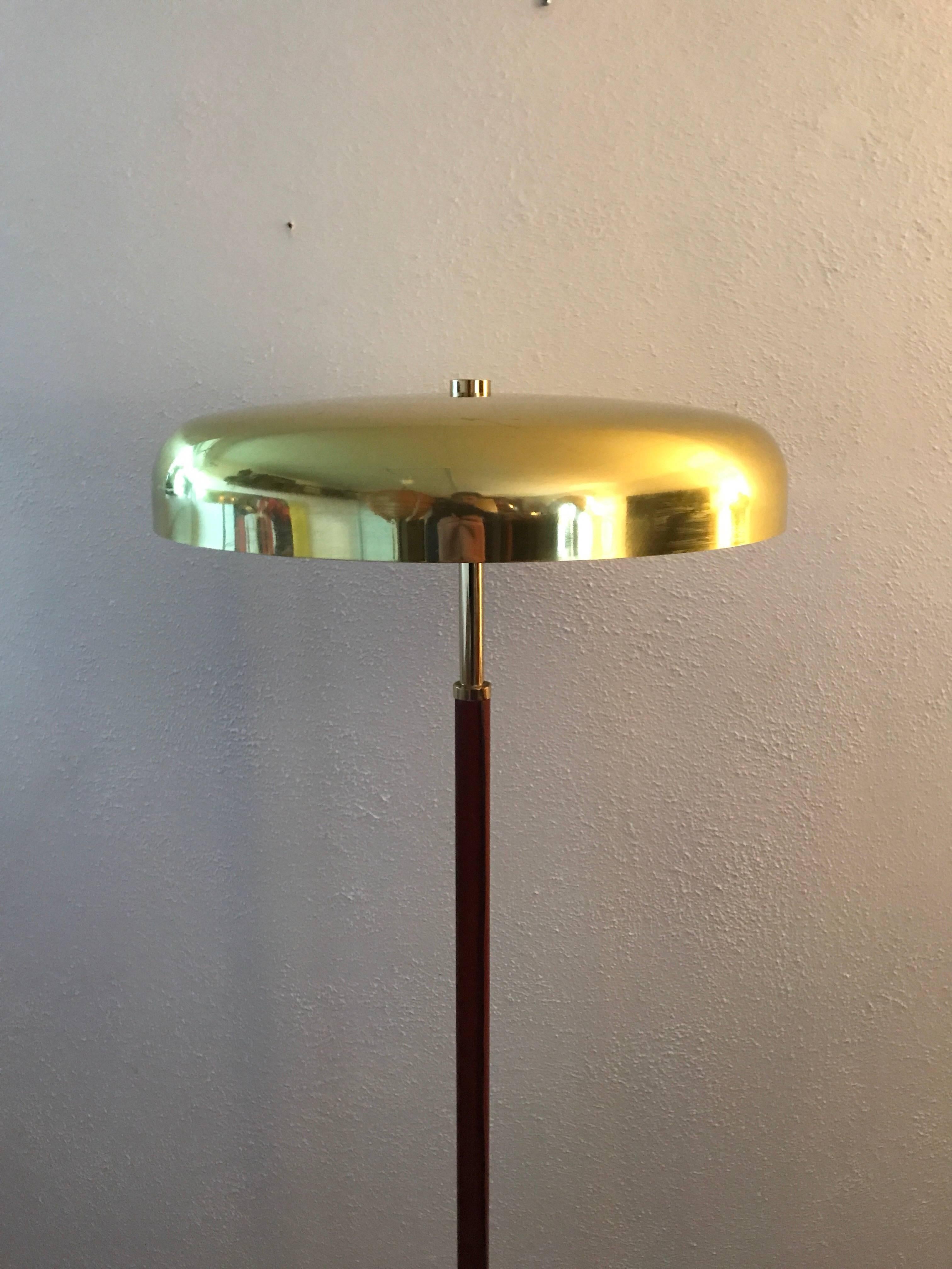 Very Rare Exclusive Swedish Brass and Leather Floor Lamp by Örsjö Industri AB In Excellent Condition For Sale In Drottningholm, SE