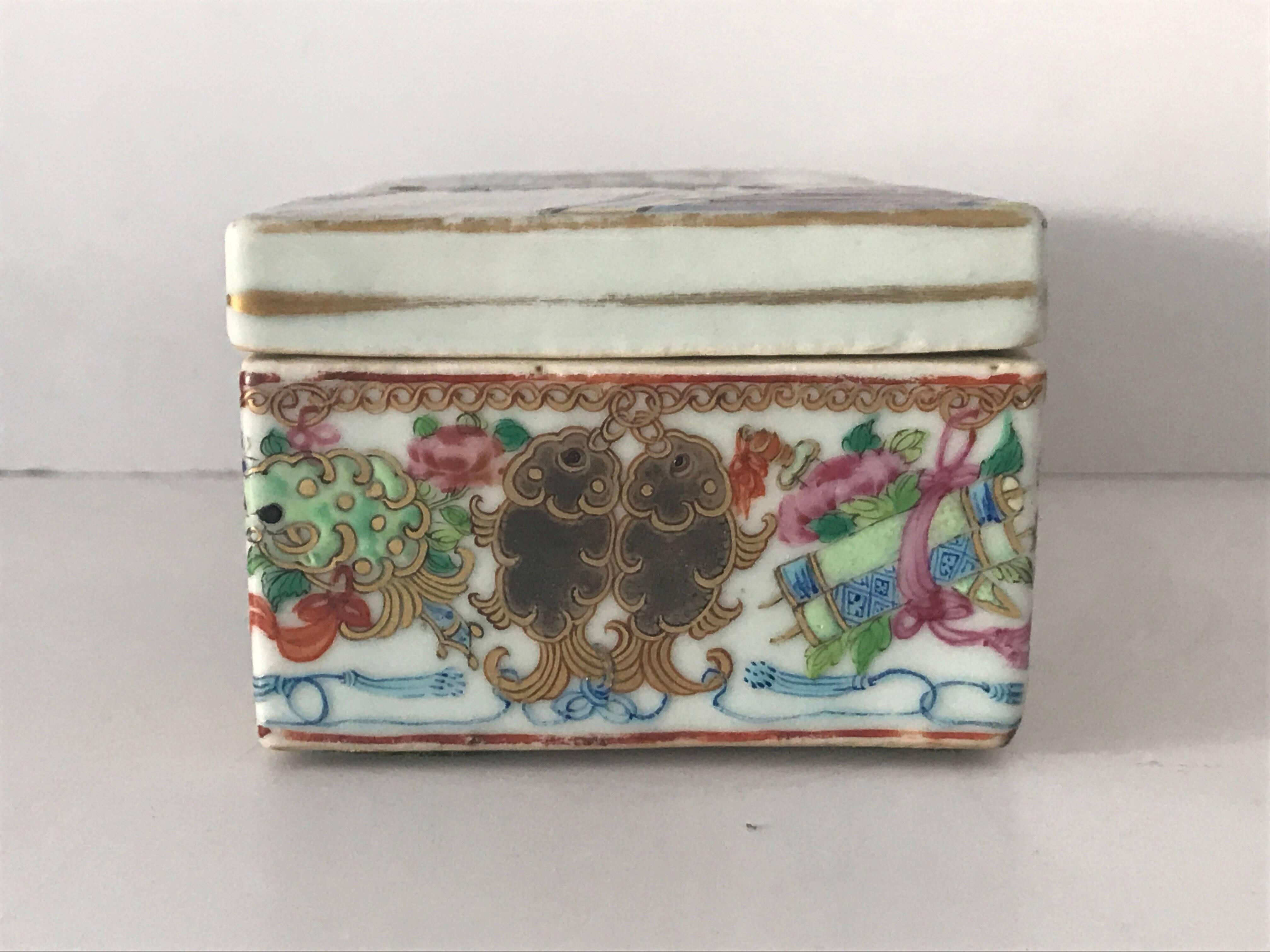 Porcelain Chinese Daoguang Reign Famille Rose Box with Cover   