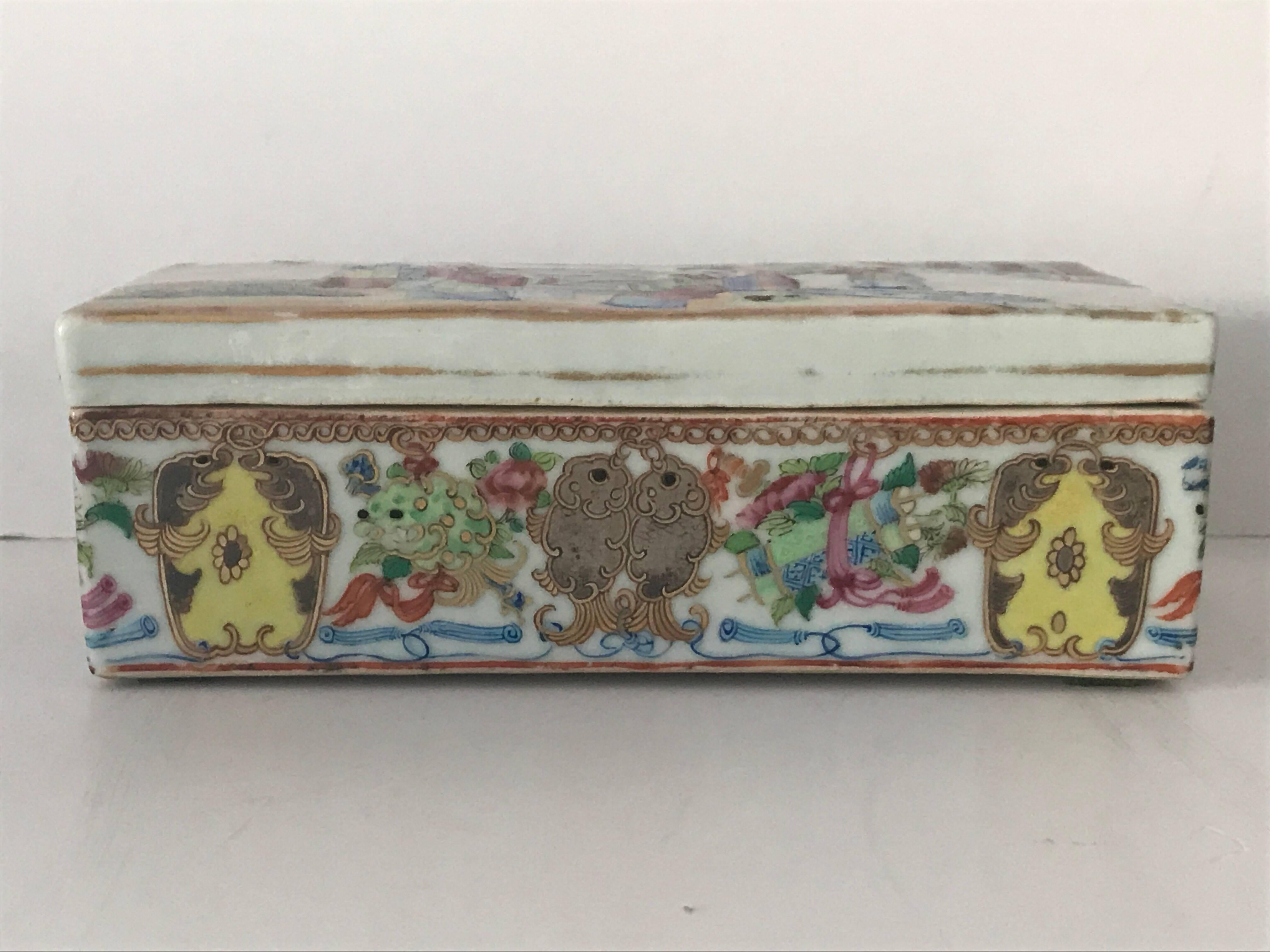 19th Century Chinese Daoguang Reign Famille Rose Box with Cover   