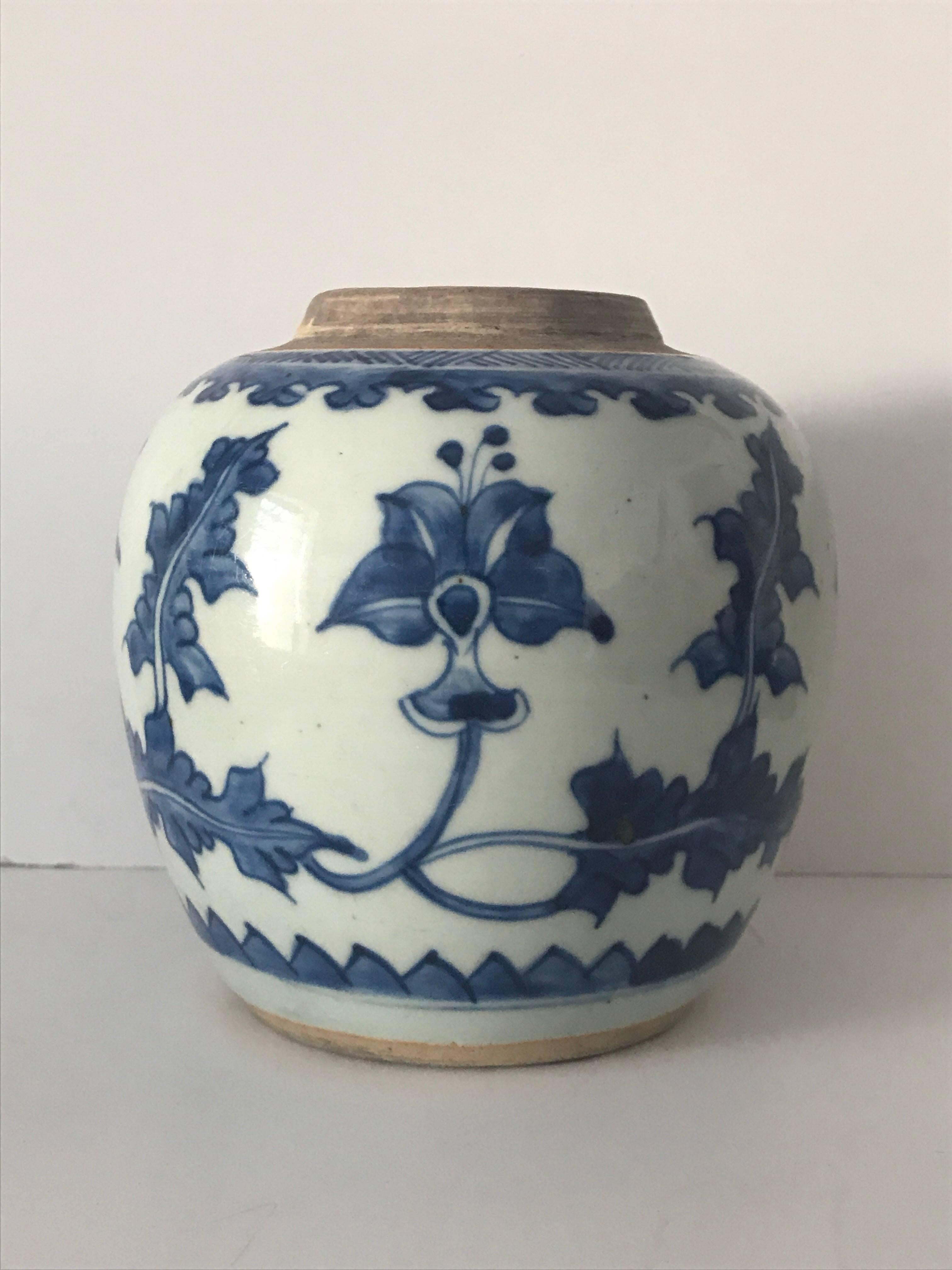 Chinese Blue and White 17th c Kangxi Jar 1662-1722.
A beautiful and nicely painted ginger jar from the late 17th c. The jar has a missing lid and it is in a very nice condition without any cracks, chips or damages. There are some minor firing