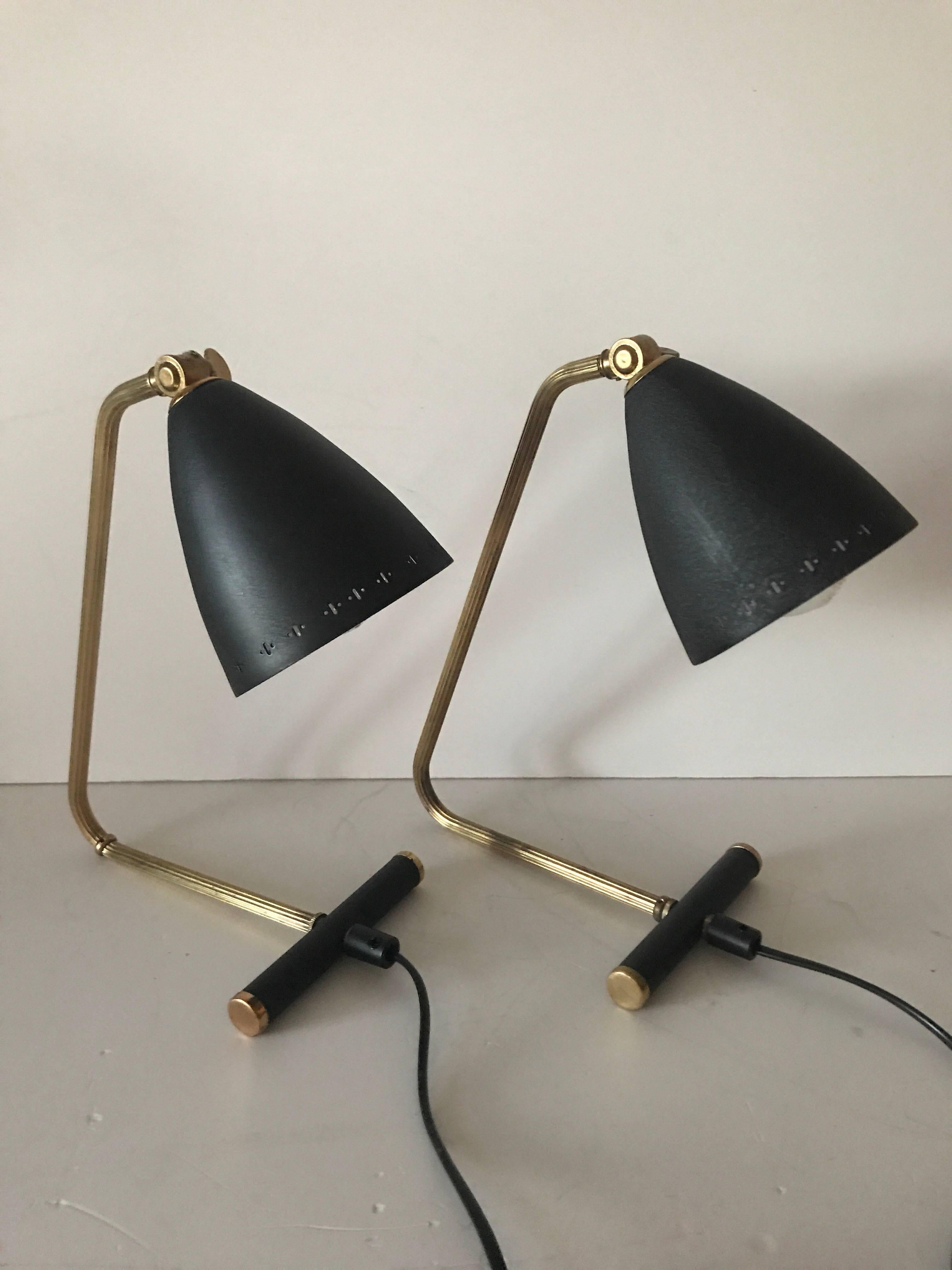 Pair of rare 1950 Swedish EWÅ metal and brass table lamps in Italian style. A very nice and rare pair of black metal and brass table lamps made by Swedish Ewå in the 1950s. This pair is in a fantastic original condition without any remarks. The
