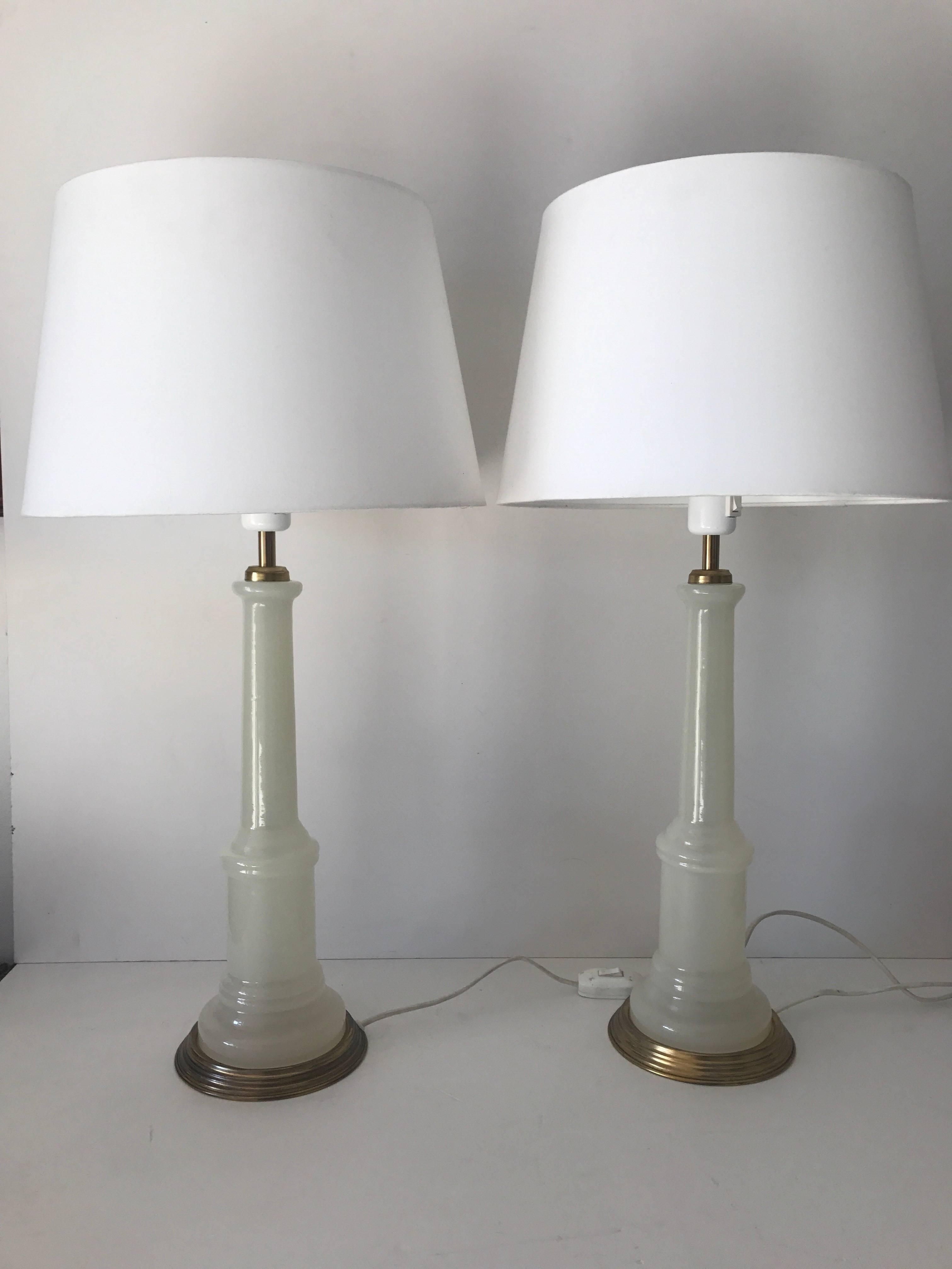 Pair of Large Swedish Josef Frank Opaline Table Lamps Svenskt Tenn Model 2583 In Excellent Condition For Sale In Drottningholm, SE