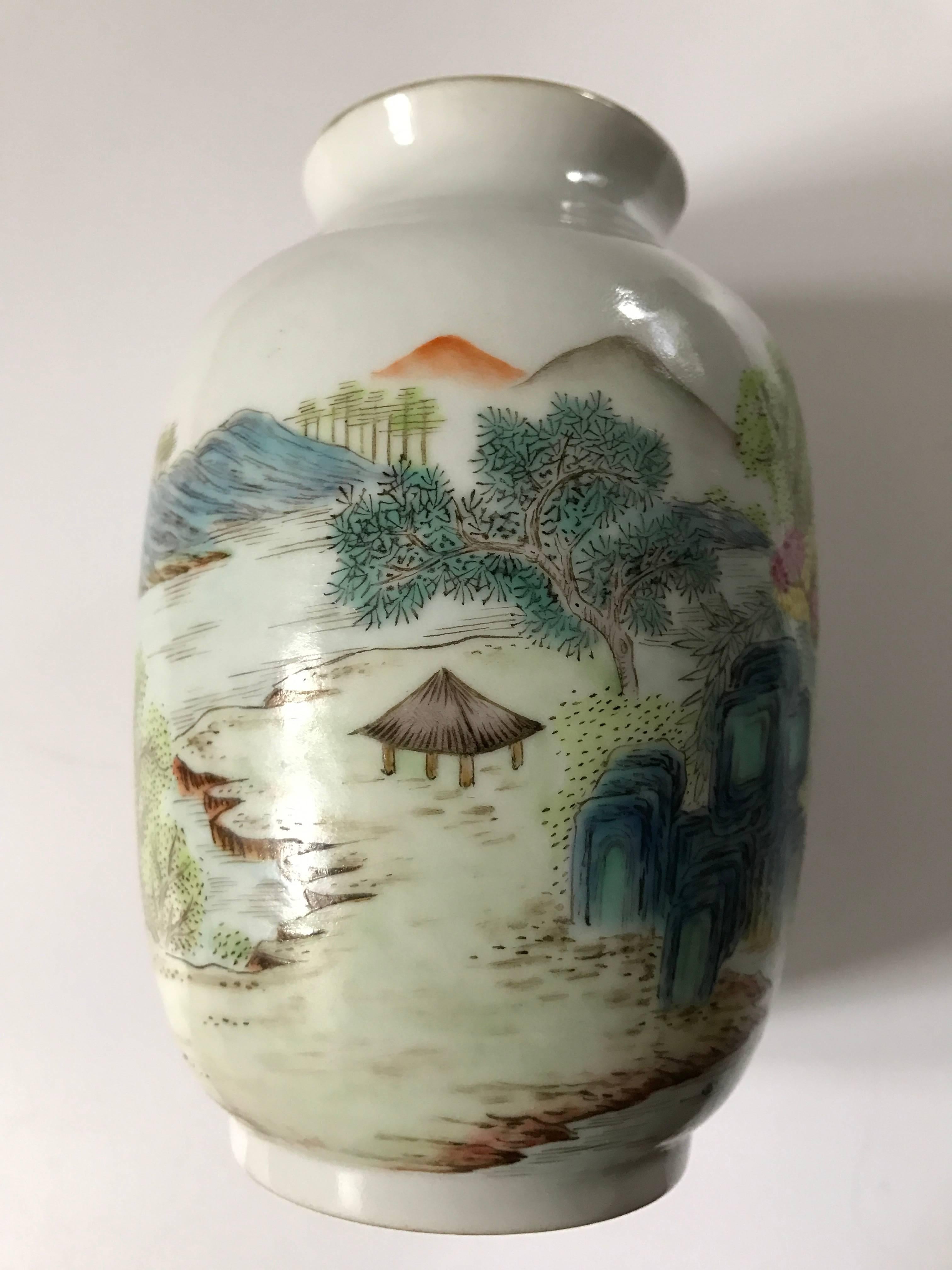 Qing Early 20th Century Republic Period Chinese Fam, Rose Qianlong Mark Lantern Vase For Sale