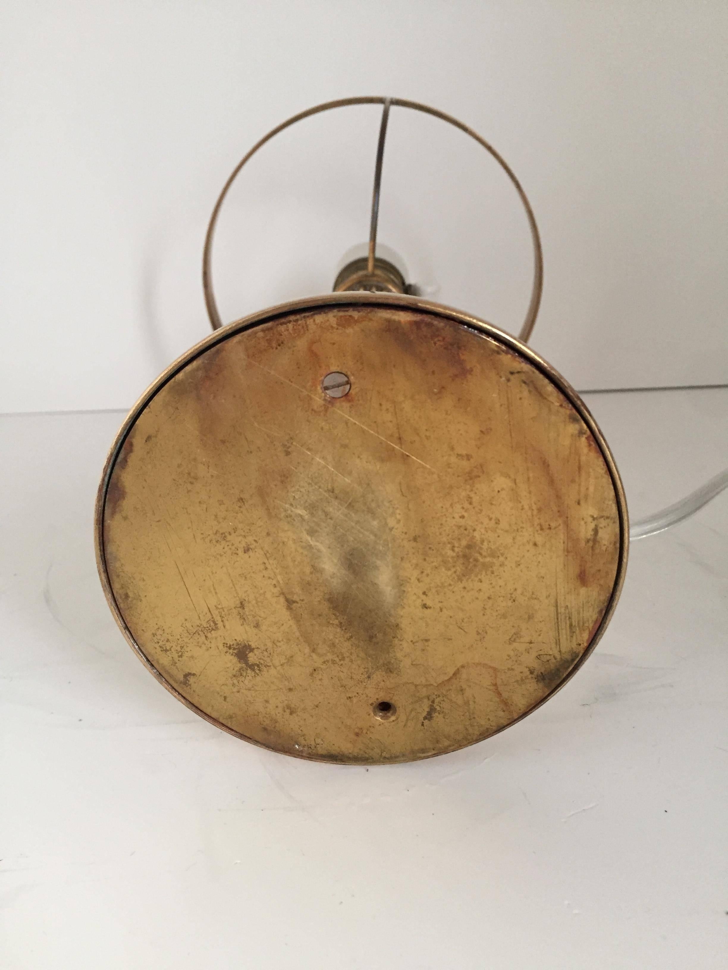 1925-1930 Swedish Grace Art Deco Brass and Glass Table Lamp In Good Condition For Sale In Drottningholm, SE