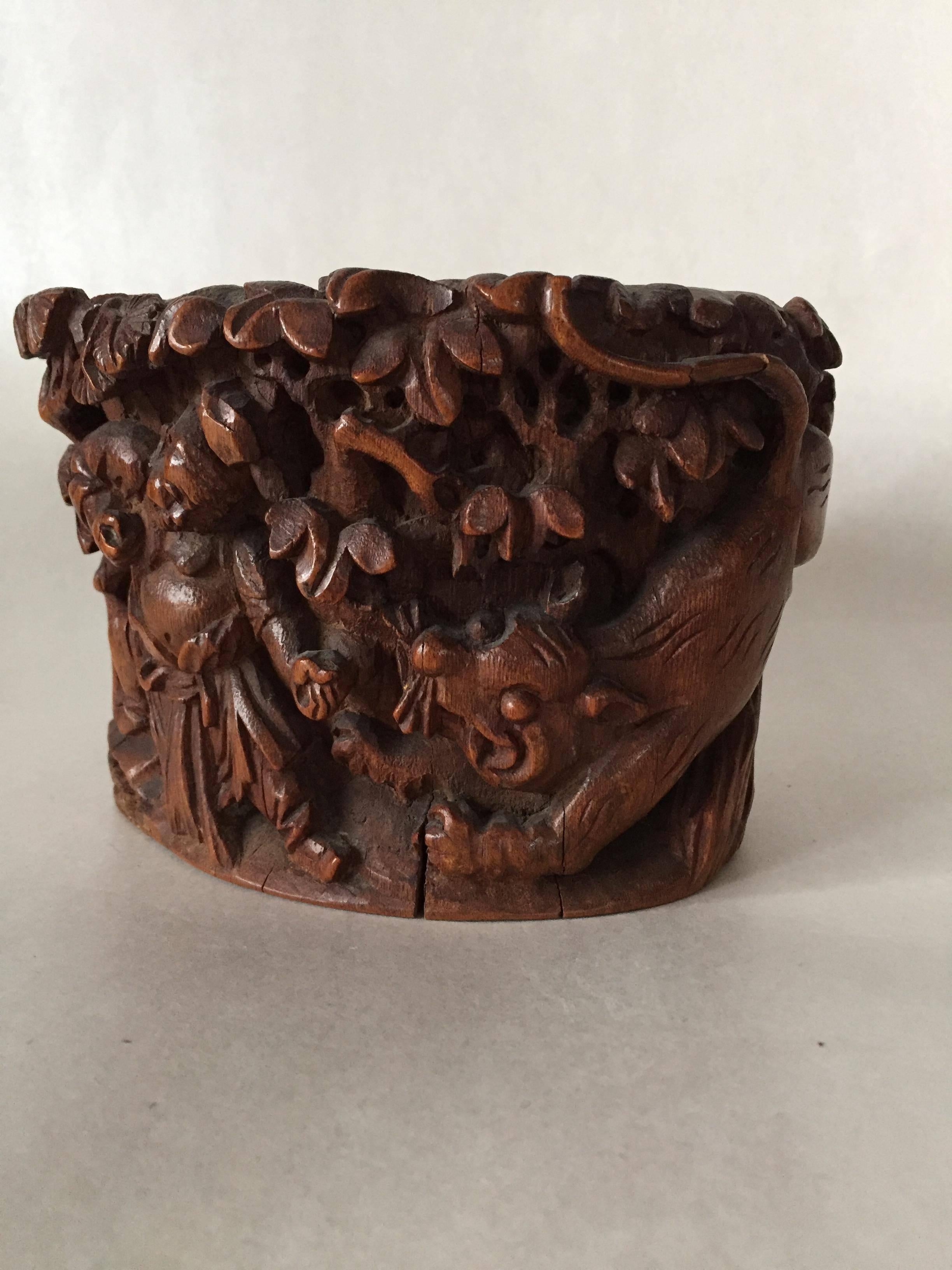 19th Century Chinese Carved Bamboo Brushpot In Good Condition For Sale In Drottningholm, SE