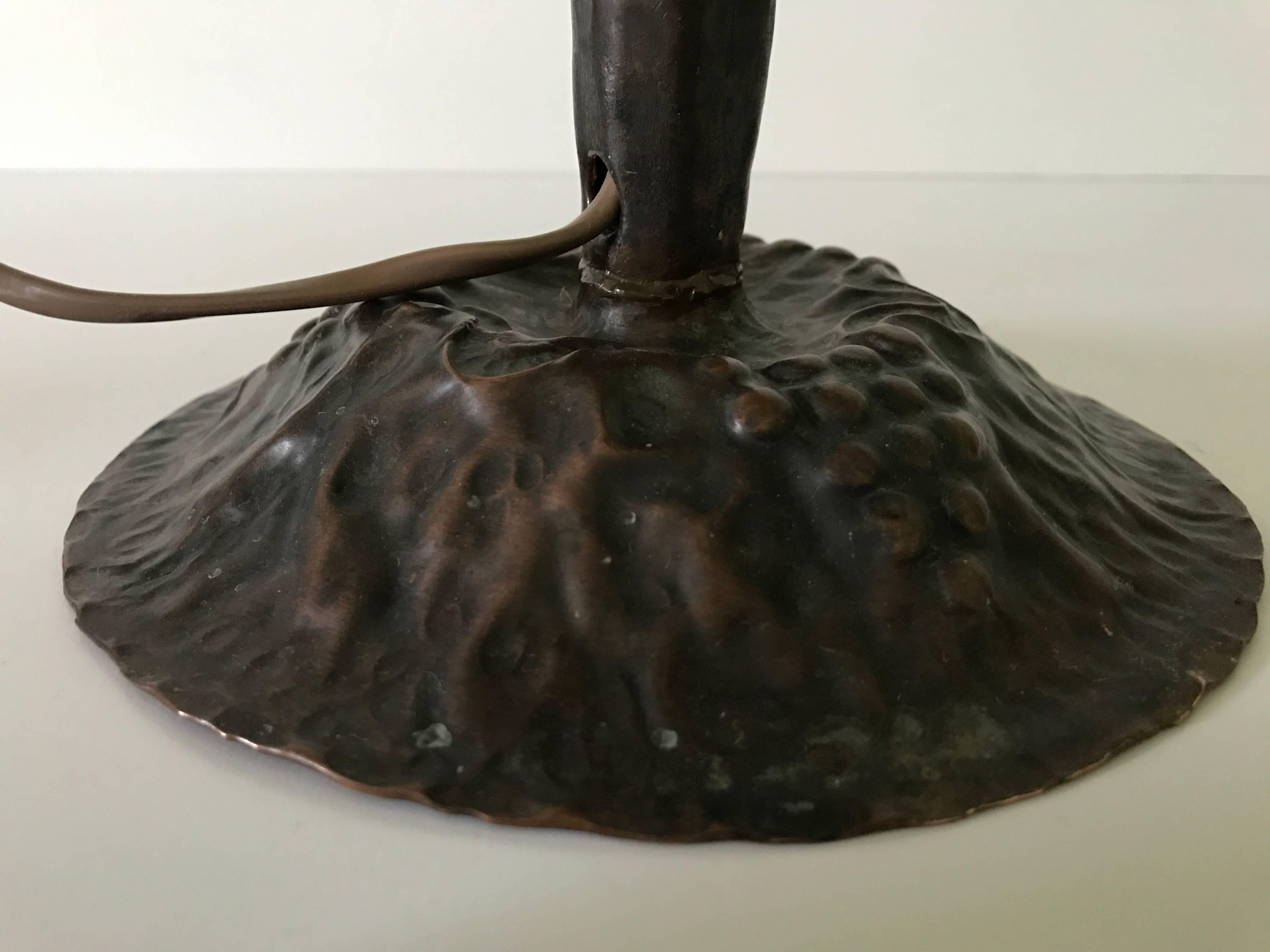 Early 20th Century Swedish Art Nouveau Jugend Copper and Glass Table Lamp For Sale 2