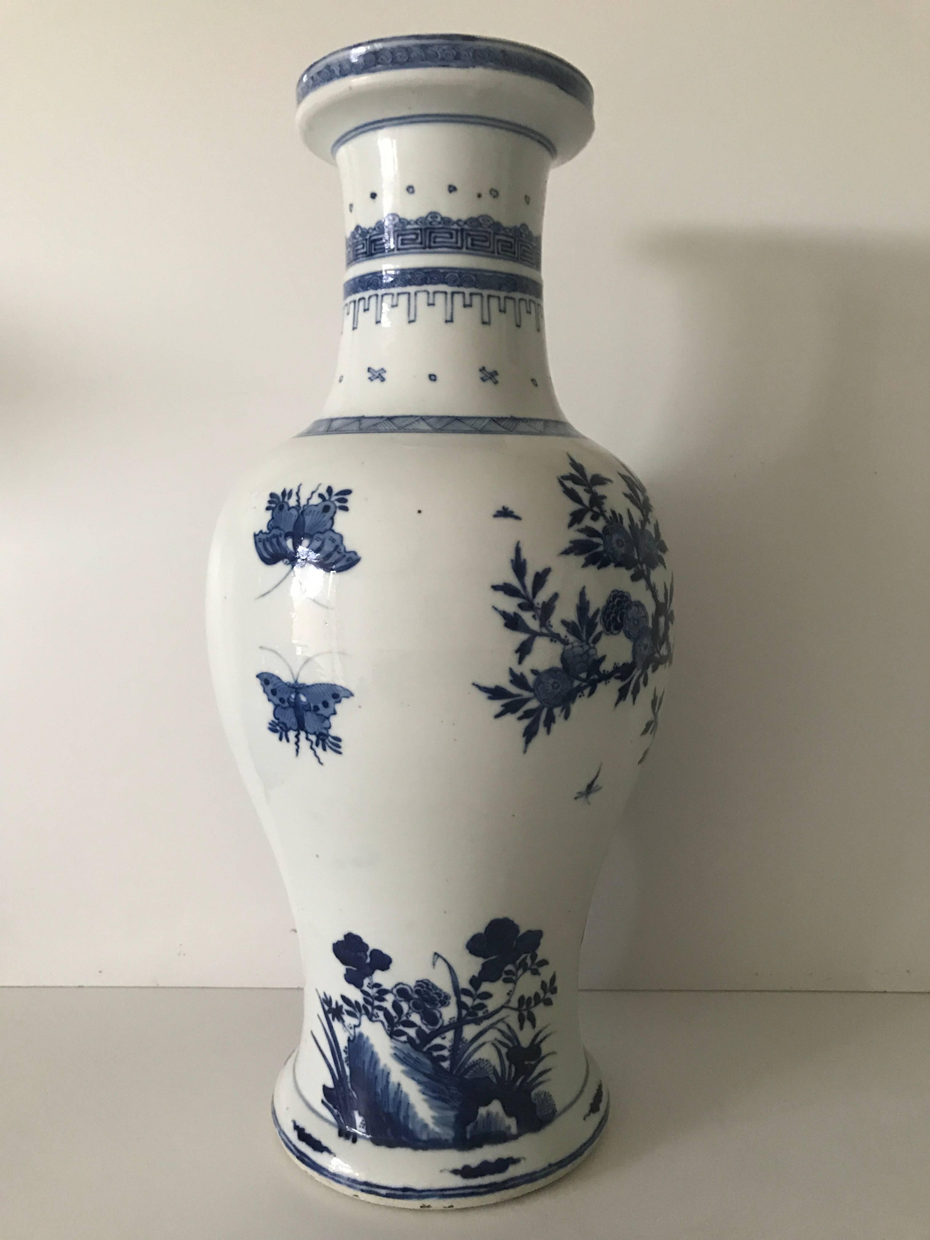 Large Chinese Mirror Pair of Kangxi Style Porcelain Vases In Excellent Condition In Drottningholm, SE