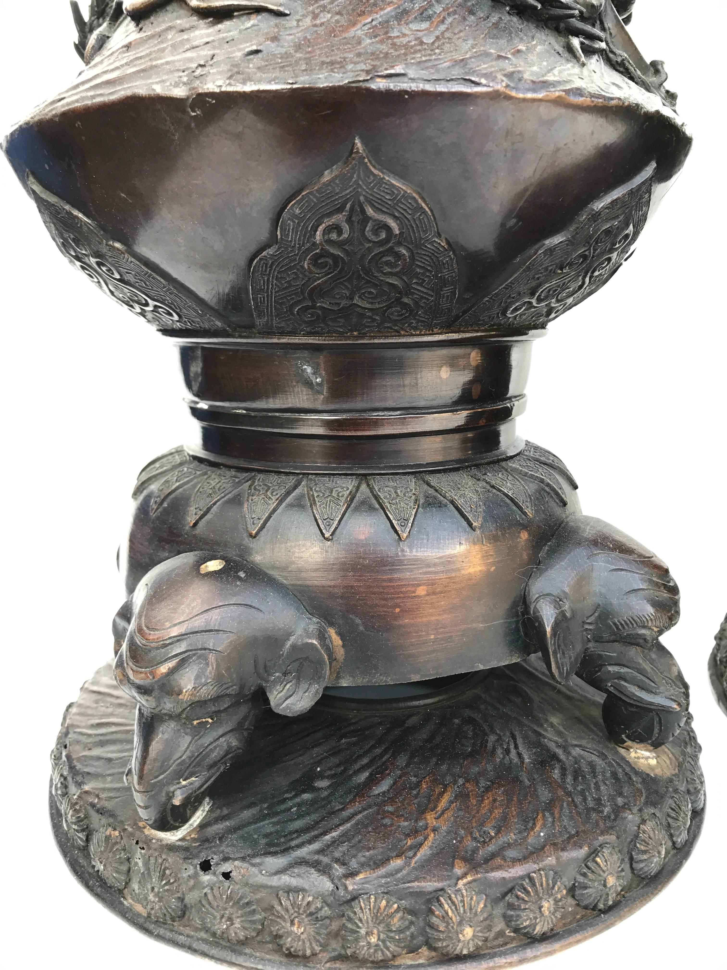 Large Japanese Meiji Style Period Bronze Dragon Urns 3