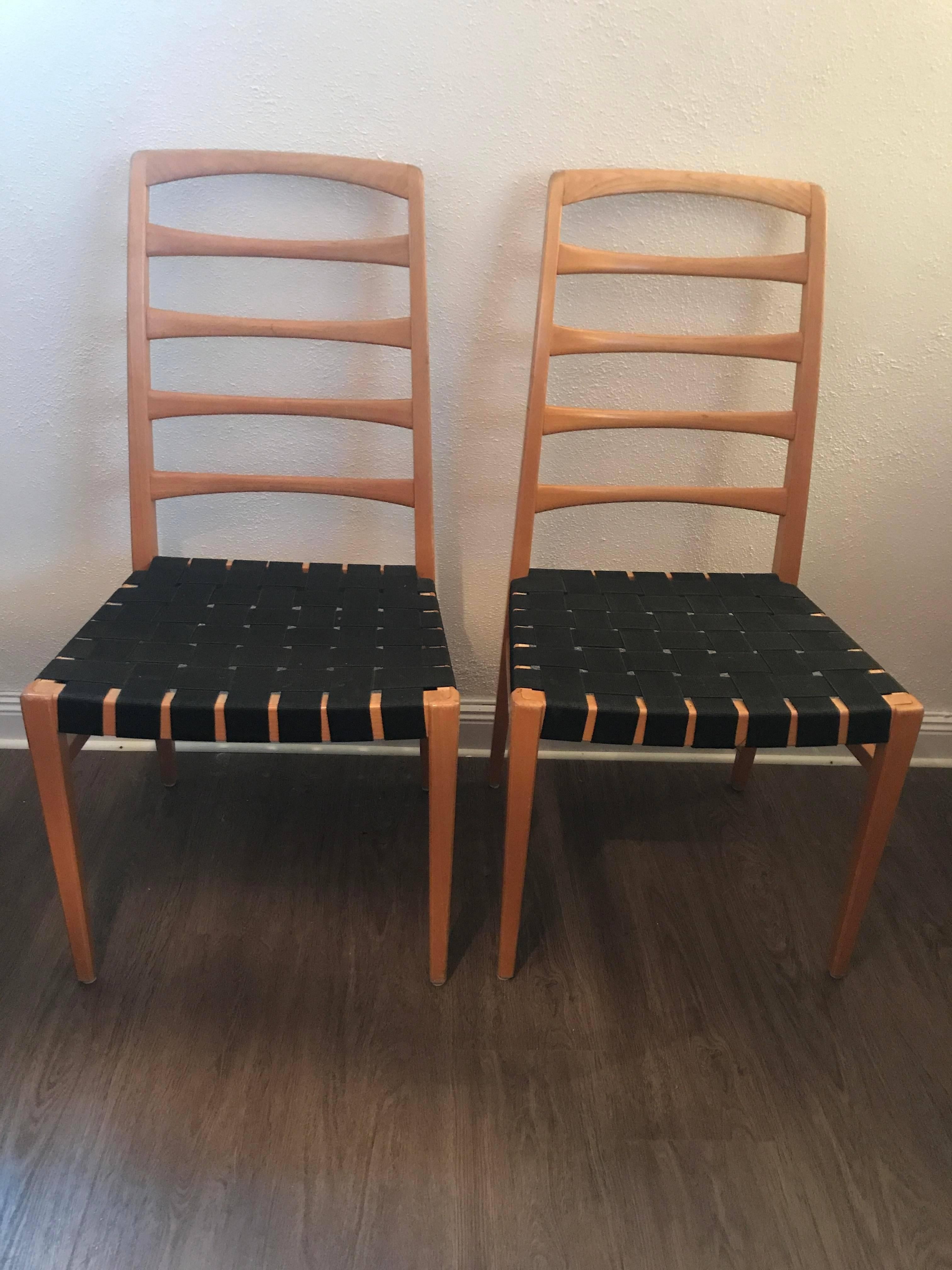 1962 Swedish Bodafors Reno oak chairs designer Bertil Fridhagen eight chairs.
Very beautiful designer oak chairs designed by priced and famous designer Bertil Fridhagen for Bodafors. Bodafors was one of the greatest furniture manufacturing company