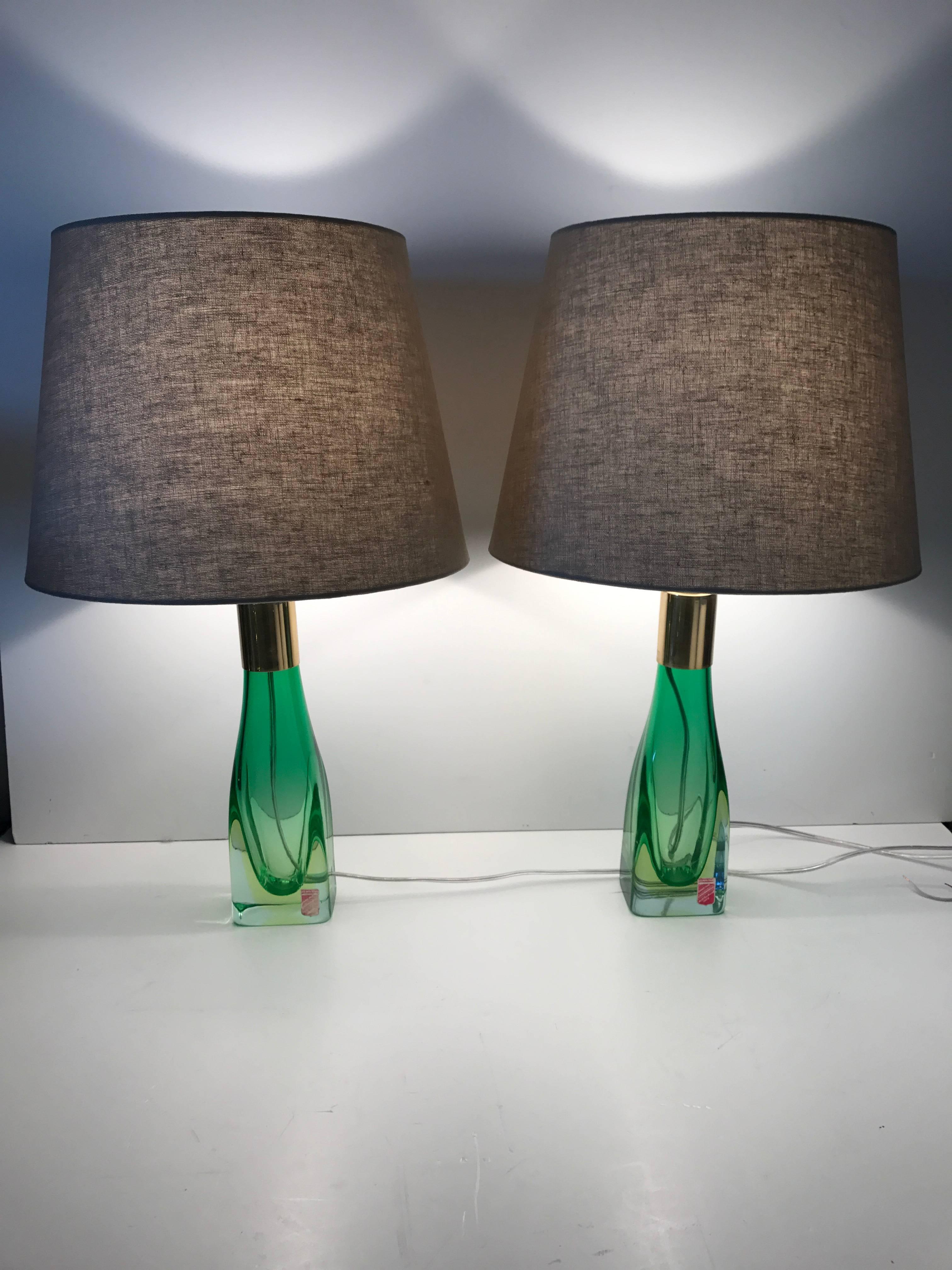 Pair of Italian Venetian Murano art glass table lamps 1958 Arte Nuova Murano.
A very beautiful pair of Italian table lamps by Murano 1958. The lamps are in a fantastic condition and all electrical components have been thoroughly checked and replaced