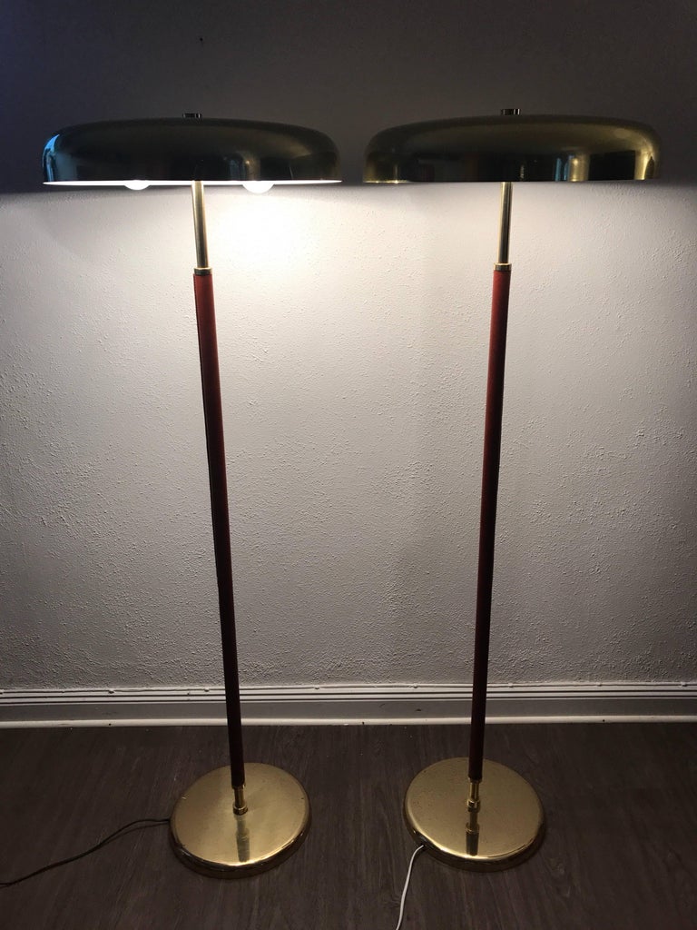 Very rare exclusive Swedish brass and leather floor lamp by Örsjö Industri AB.
These lamps that we have been able to come over was exclusively made for the SAS Radison Hotel in Gothenburg and was part of their interiors for many years. We have 12