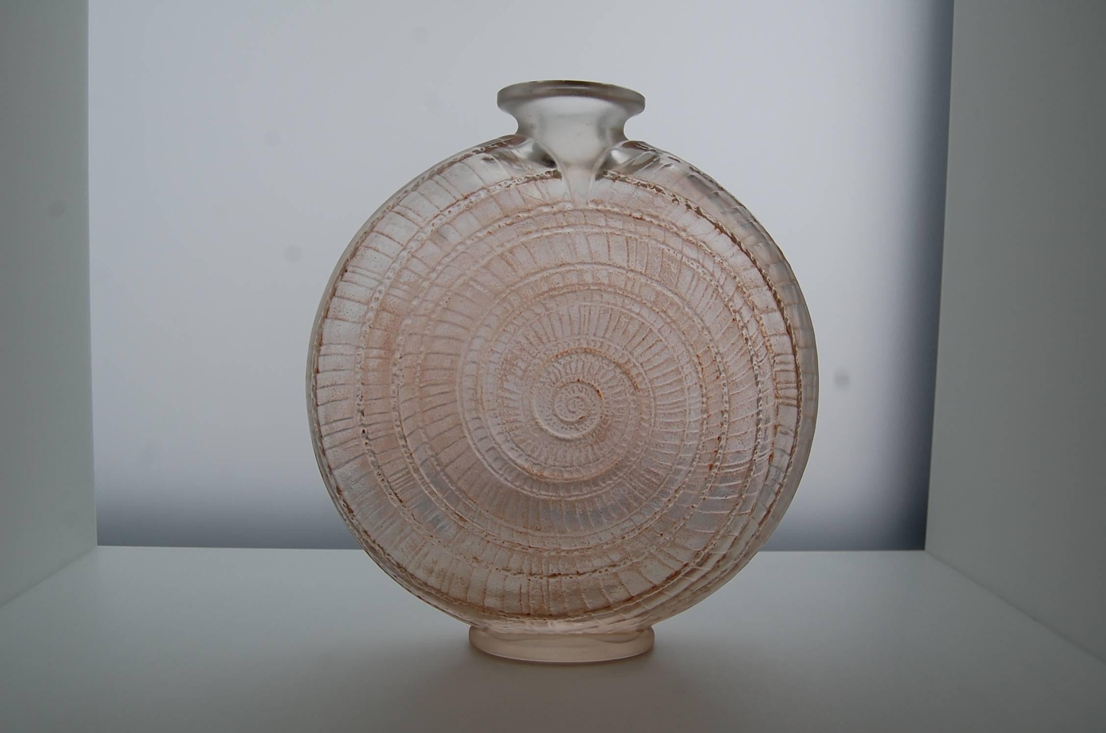 Air Pressed and Blown 'Escargot' Glass Vase by René Lalique For Sale 1