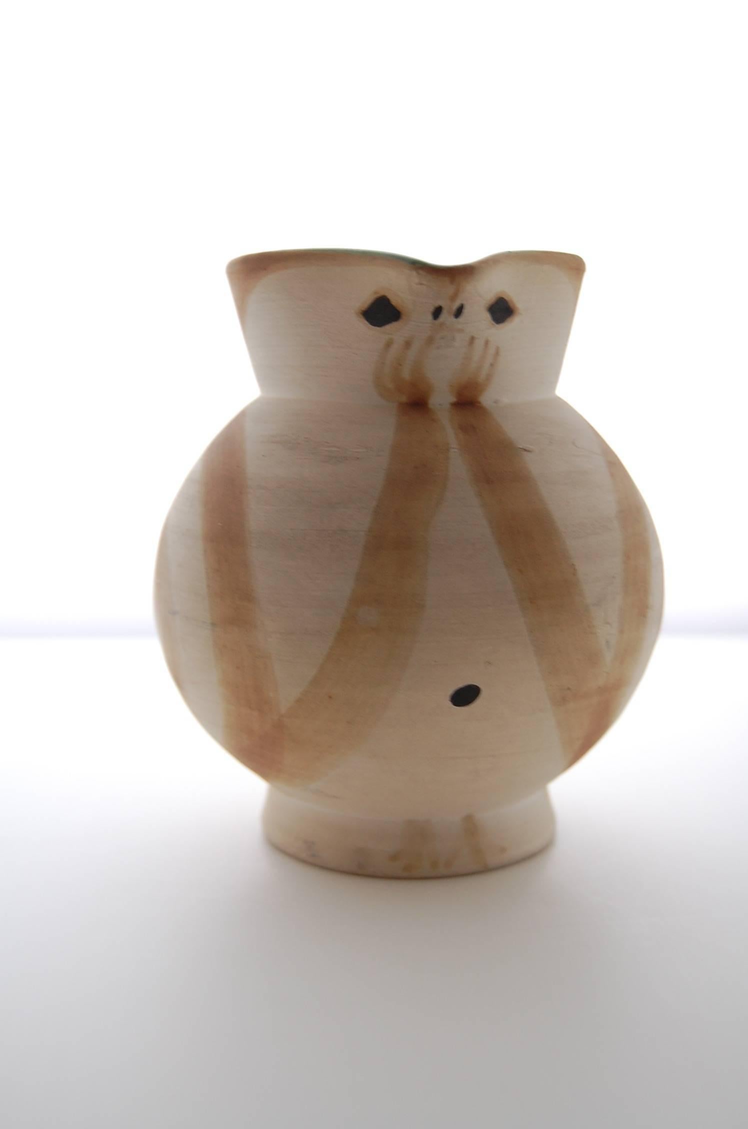 Rare Variant on the 'Little Wood Owl Pitcher' by Pablo Picasso, circa 1949 In Good Condition For Sale In Amsterdam, NL