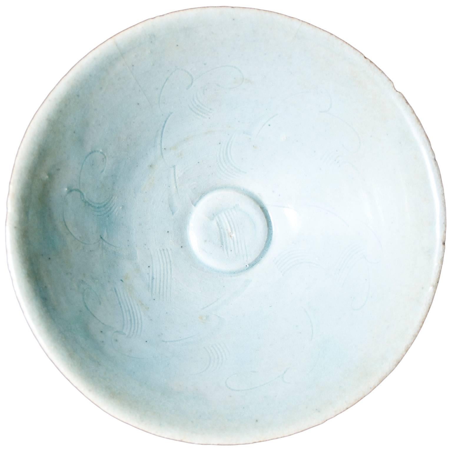Runde chinesische Porzellanschale, Sung-Periode, 12.-14. Jahrhundert im Angebot