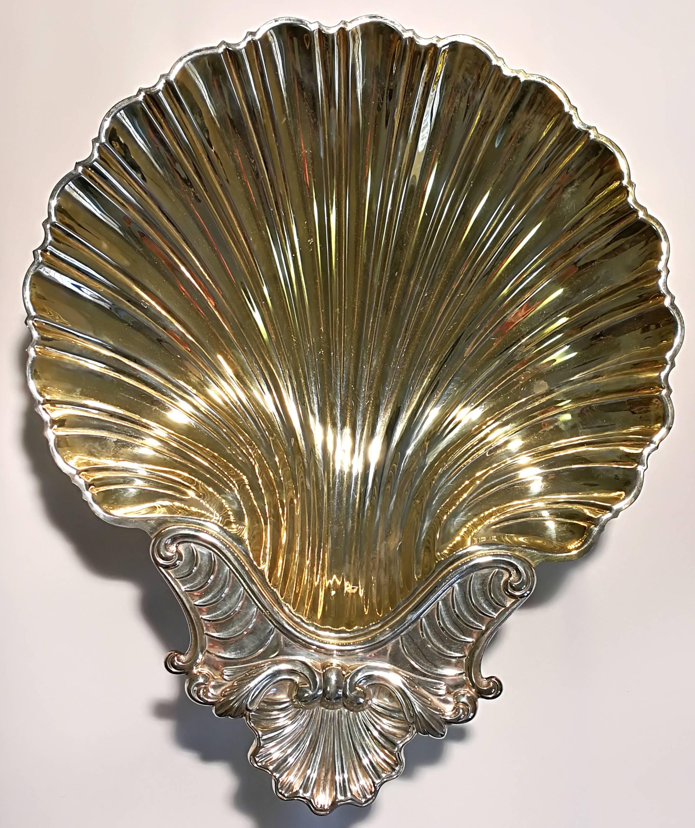 Silver Shell Centrepiece In Good Condition In Roma, IT