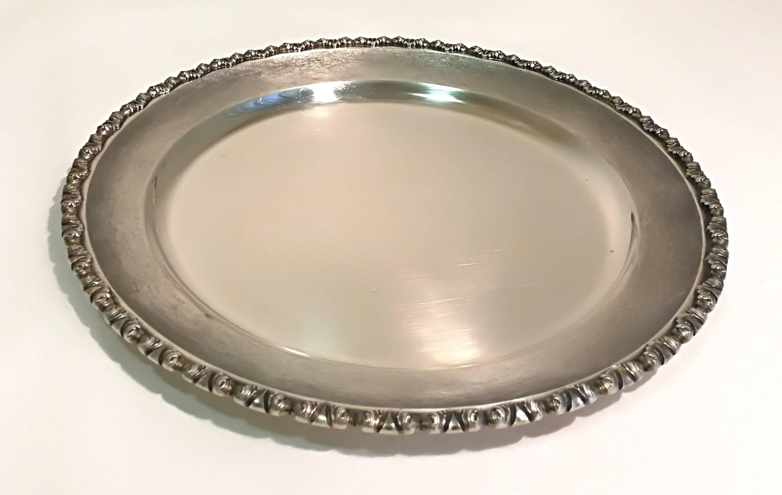 Chiseled Silver Dish In Good Condition For Sale In Roma, IT