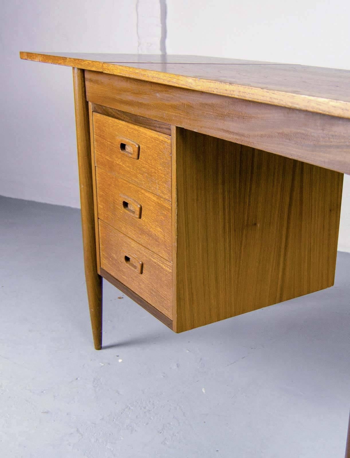 Mid-20th Century Mid-Century Drop-Leaf Desk Designed by Arne Vodder for Asko