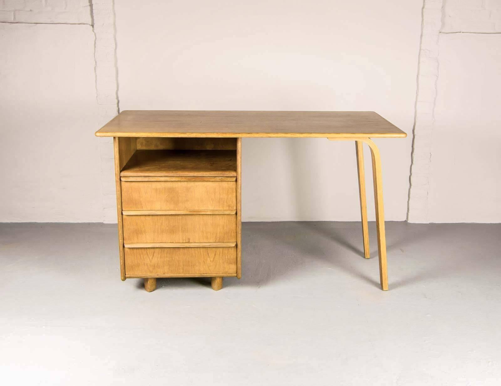 Mid-Century Modern Mid-Century Dutch Design EE02 Oak Desk by Cees Braakman for Pastoe