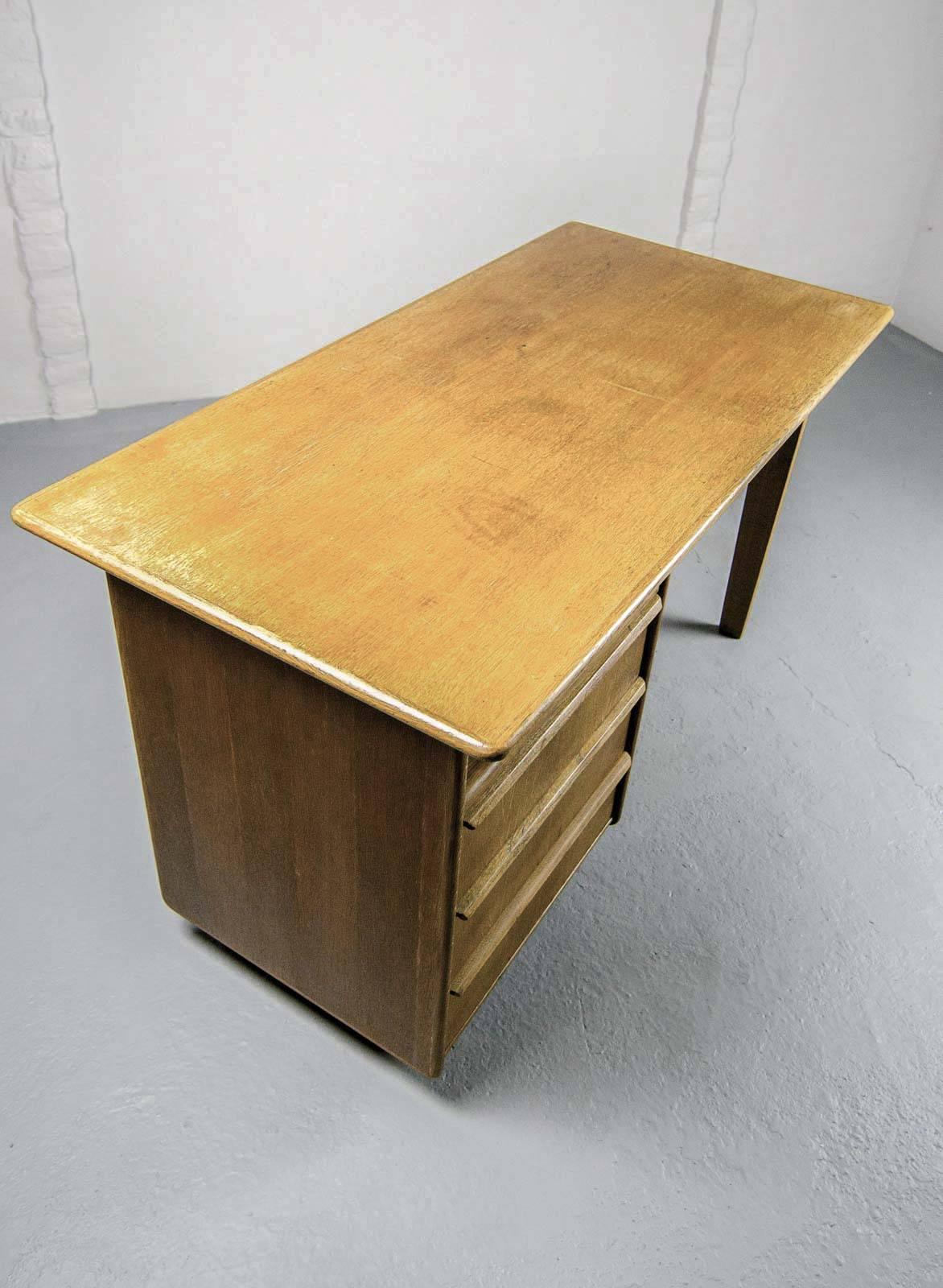 Mid-Century Dutch Design EE02 Oak Desk by Cees Braakman for Pastoe 2
