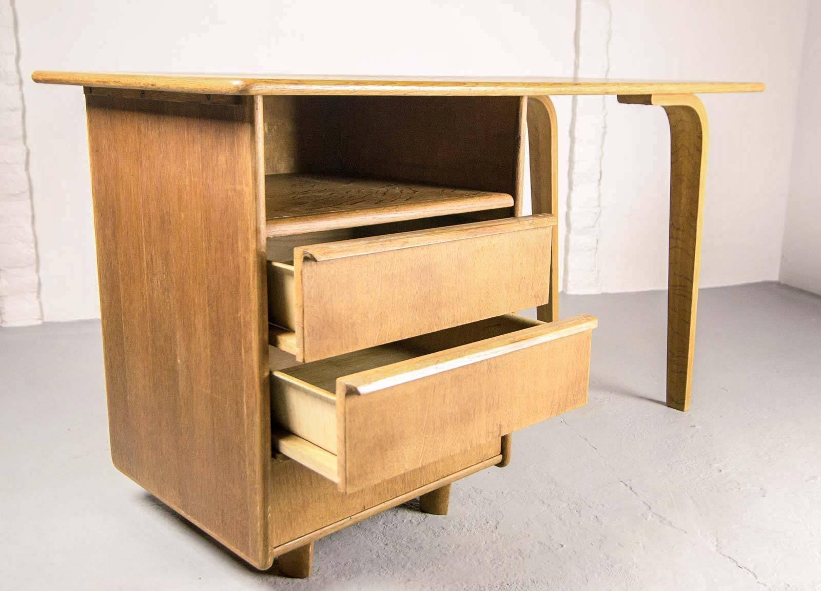 Mid-Century Dutch Design EE02 Oak Desk by Cees Braakman for Pastoe 3