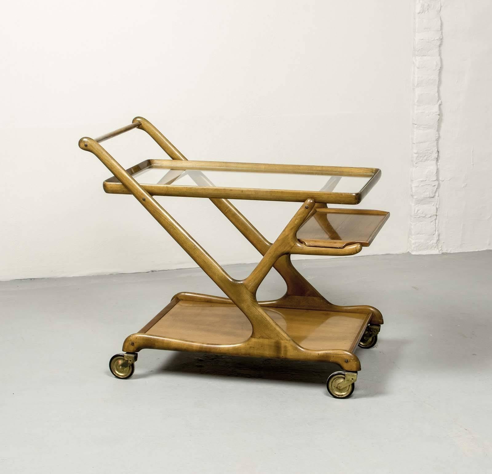 Mid-Century Walnut Bar Trolley by Cesare Lacca for Cassina In Good Condition In Maastricht, NL