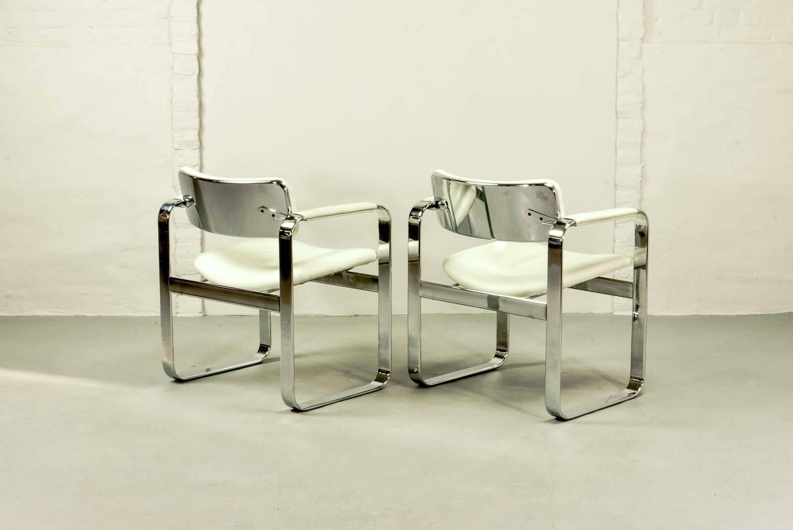 Mid-Century Chromed Steel Executive Armchairs by Eero Aarnio for Mobel Italia In Excellent Condition In Maastricht, NL