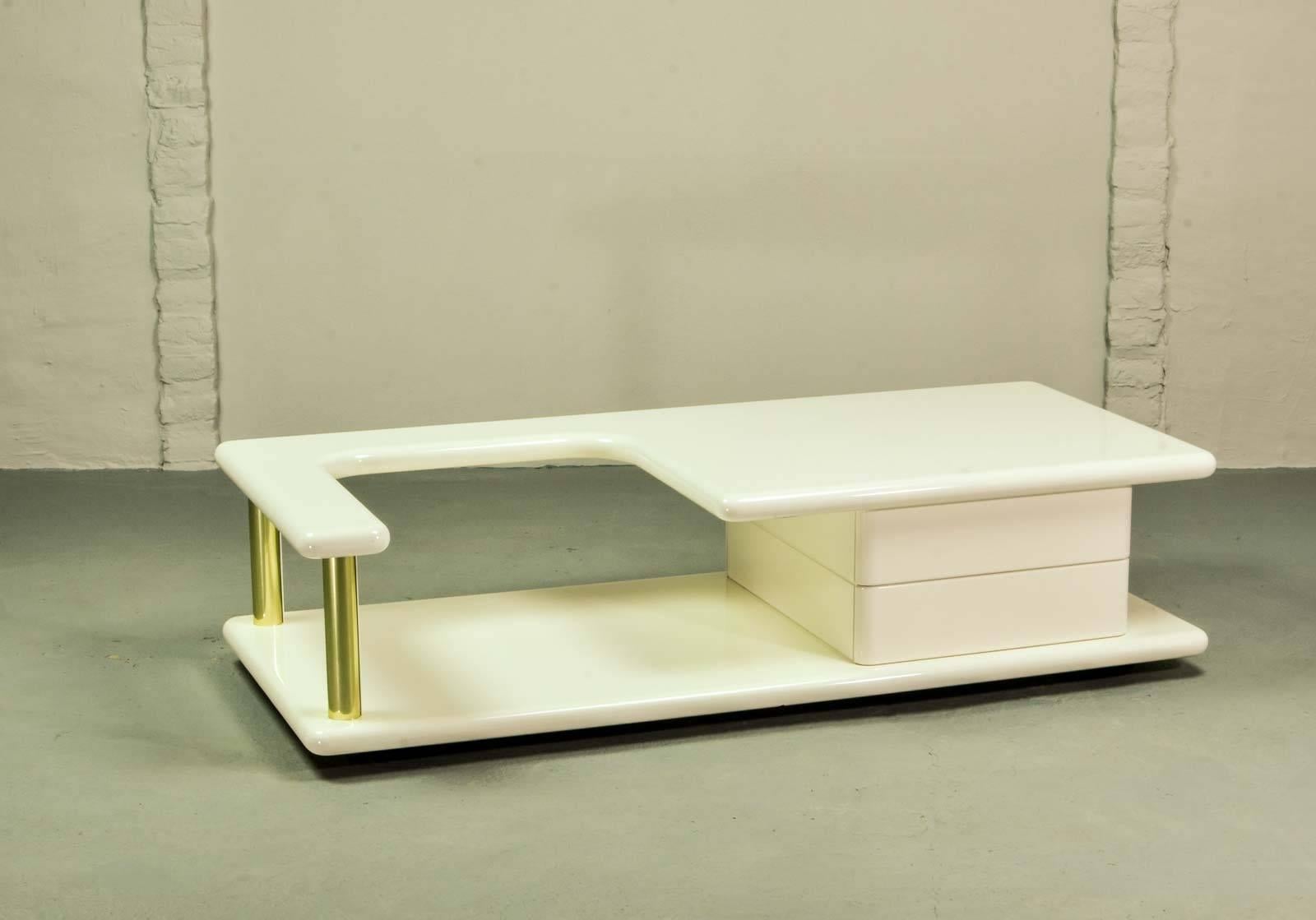 Mid-Century Modern Exclusive Mid-Century Italian Brass and White Gloss Lacquered Coffee Table