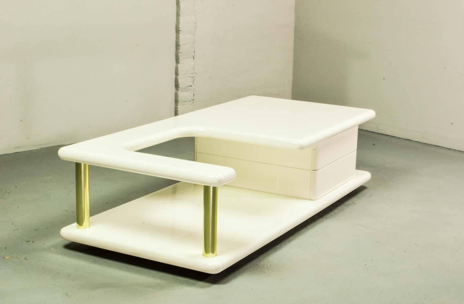 Late 20th Century Exclusive Mid-Century Italian Brass and White Gloss Lacquered Coffee Table