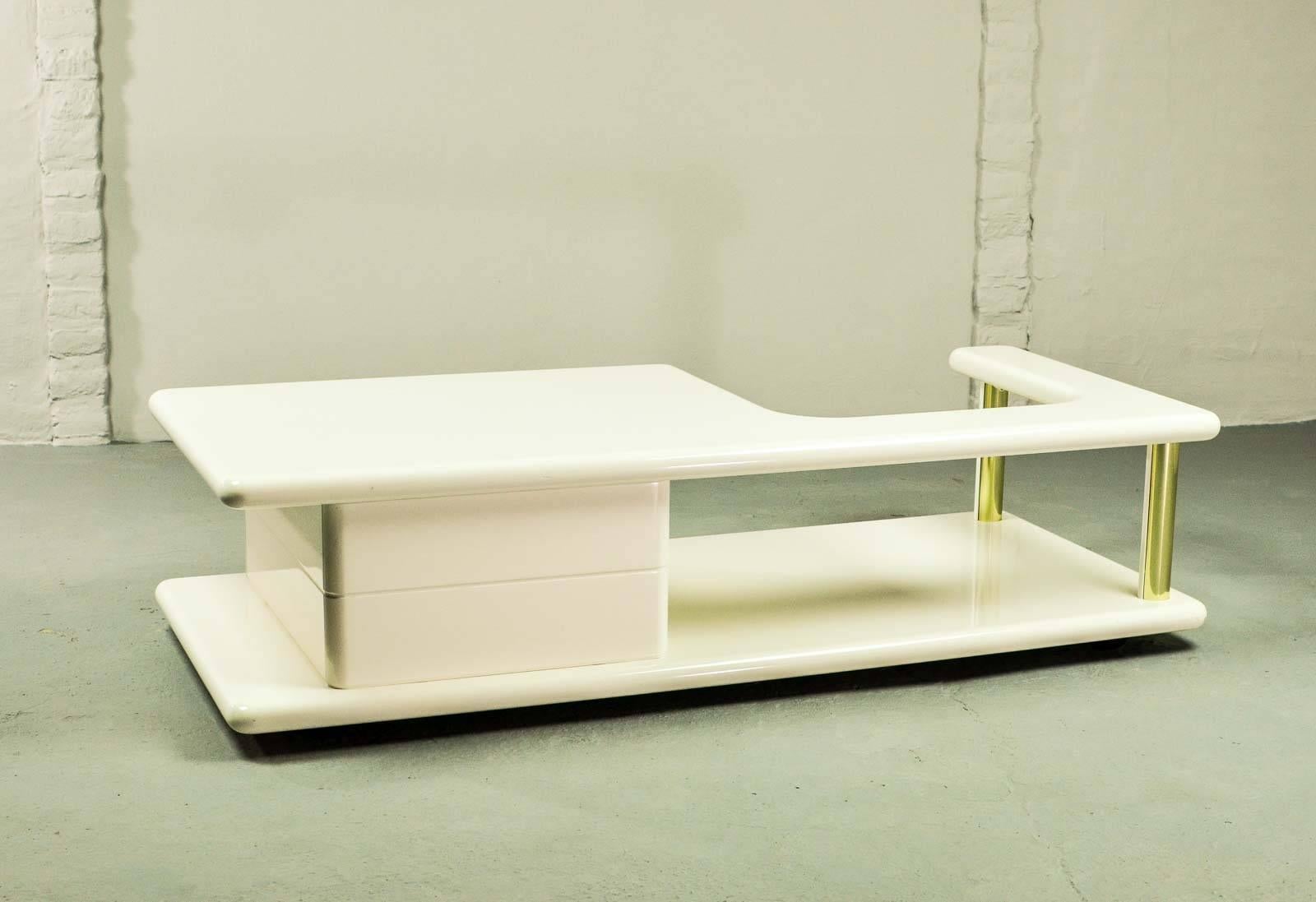 Exclusive Mid-Century Italian Brass and White Gloss Lacquered Coffee Table 1