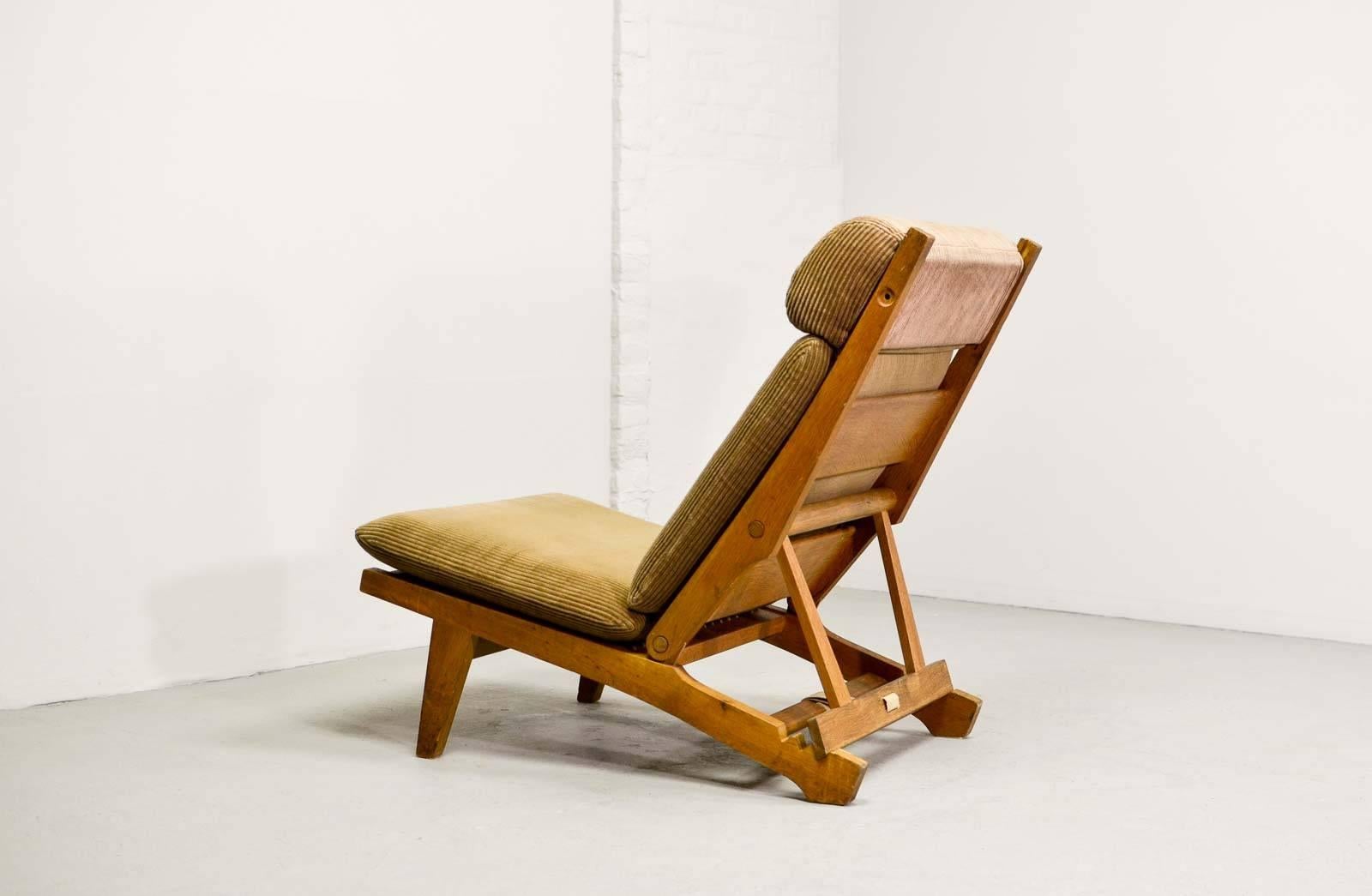 Mid-Century Modern Magnificent Hans J. Wegner Oakwood Folding Lounge Chair AP71 by AP Stolen, 1968