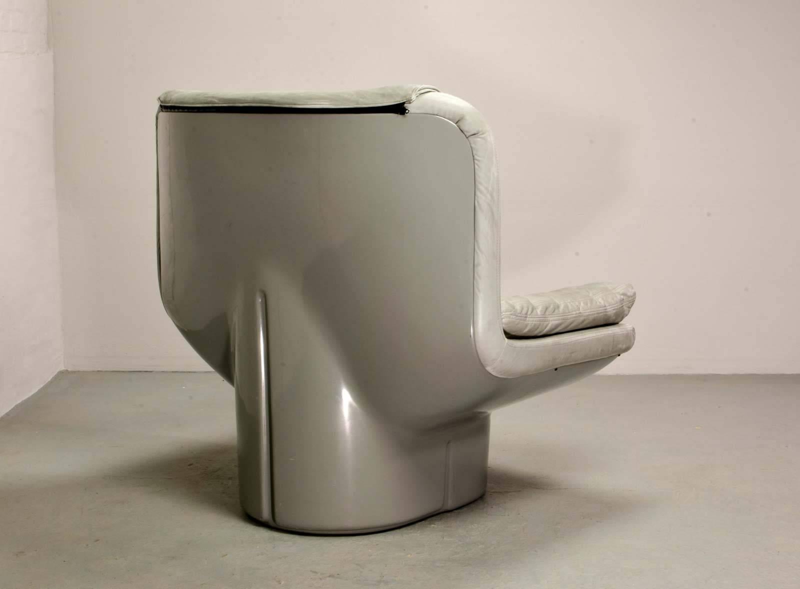 Late 20th Century Eye-Catching Italian Grey Leather Lounge Chair by Ammanati & Vitello, 1970s