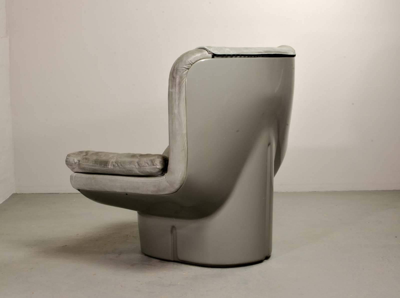 Eye-Catching Italian Grey Leather Lounge Chair by Ammanati & Vitello, 1970s 1