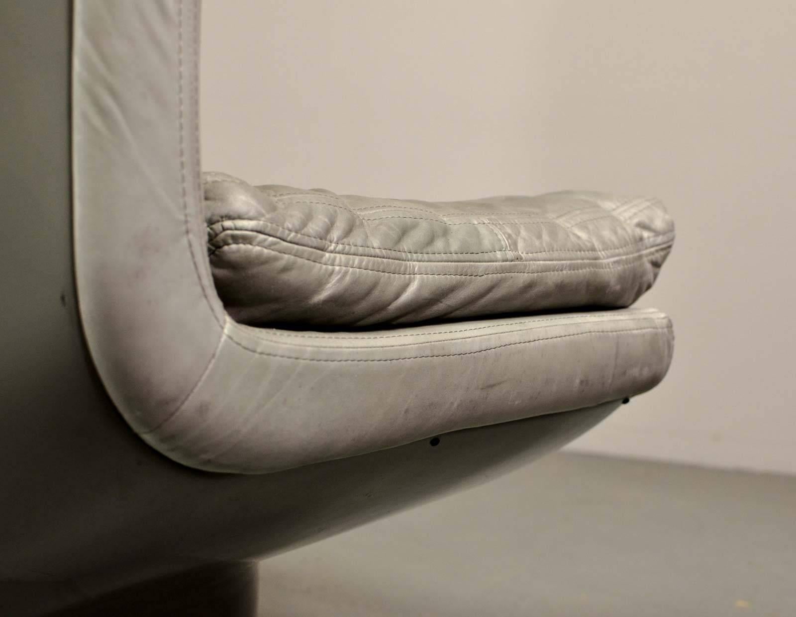 Eye-Catching Italian Grey Leather Lounge Chair by Ammanati & Vitello, 1970s 4
