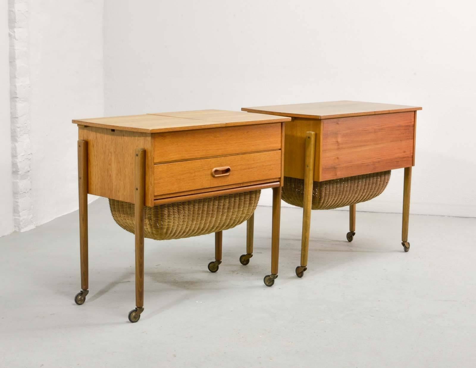 Great Pair of Solid Teak Danish Sewing Tables in Style of Hans Wegner, 1960s In Good Condition In Maastricht, NL
