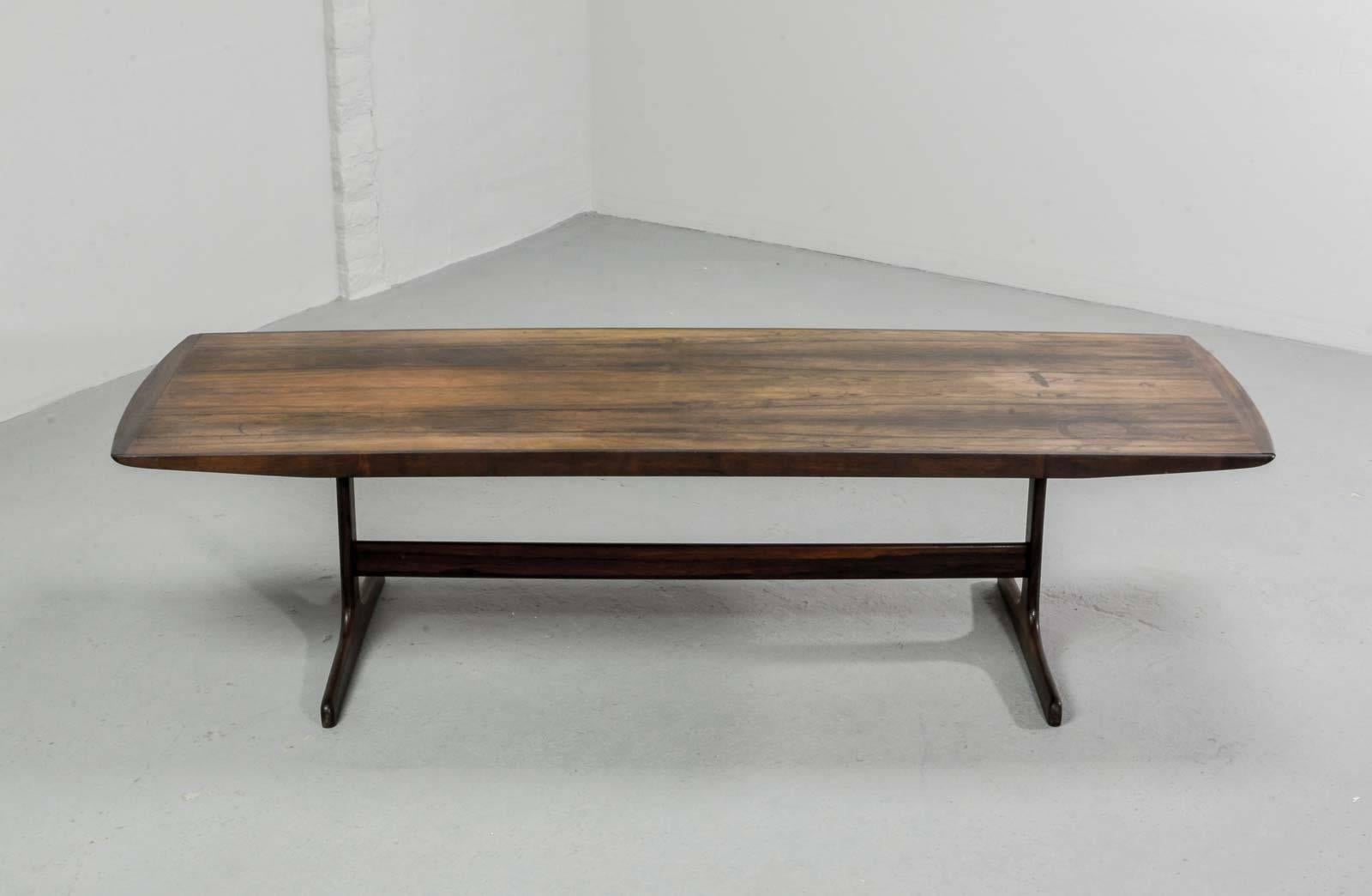 Mid-Century Modern Large Dutch Design Rosewood Coffee Table Produced by Fristho for Topform, 1960s