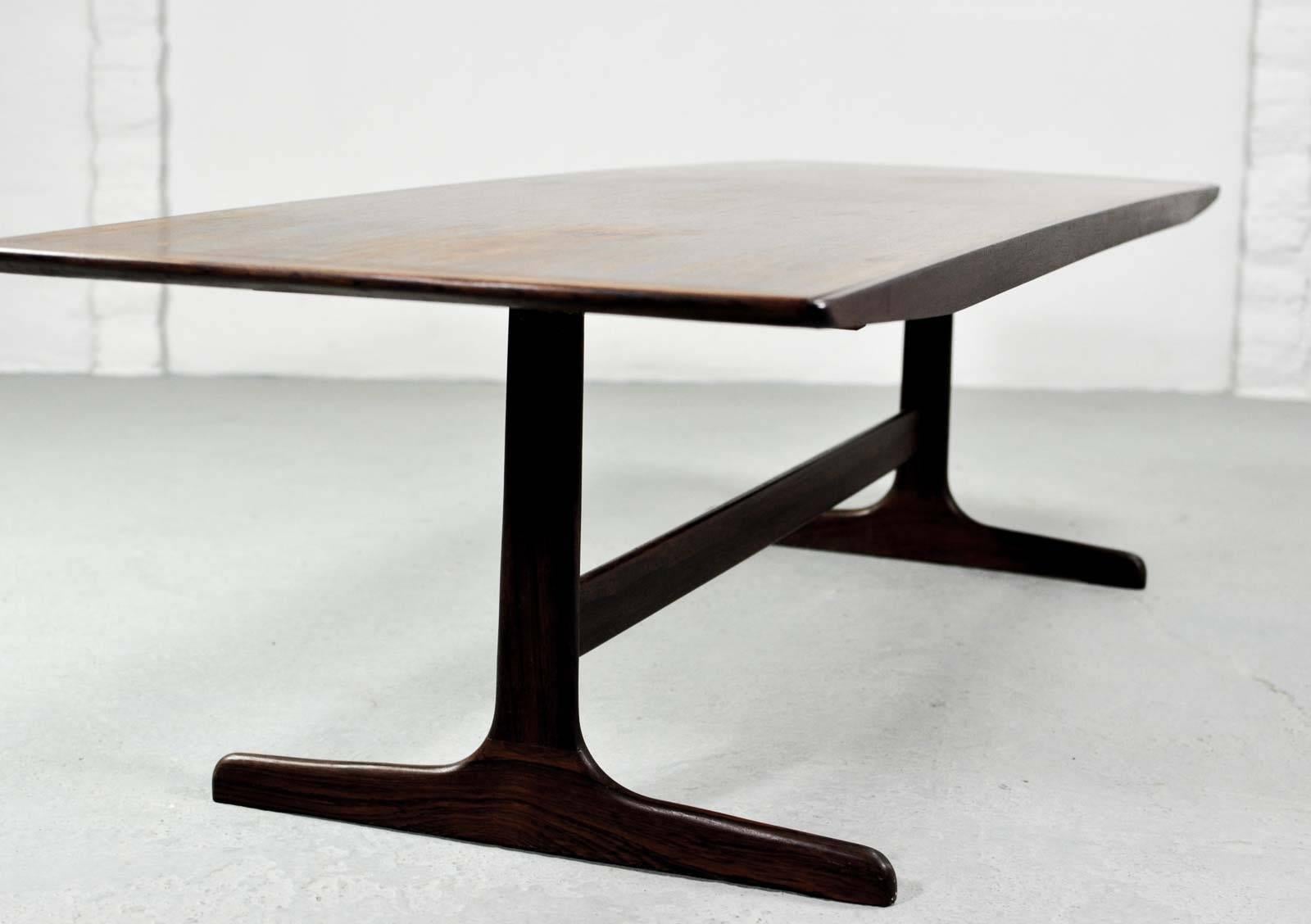 Mid-20th Century Large Dutch Design Rosewood Coffee Table Produced by Fristho for Topform, 1960s