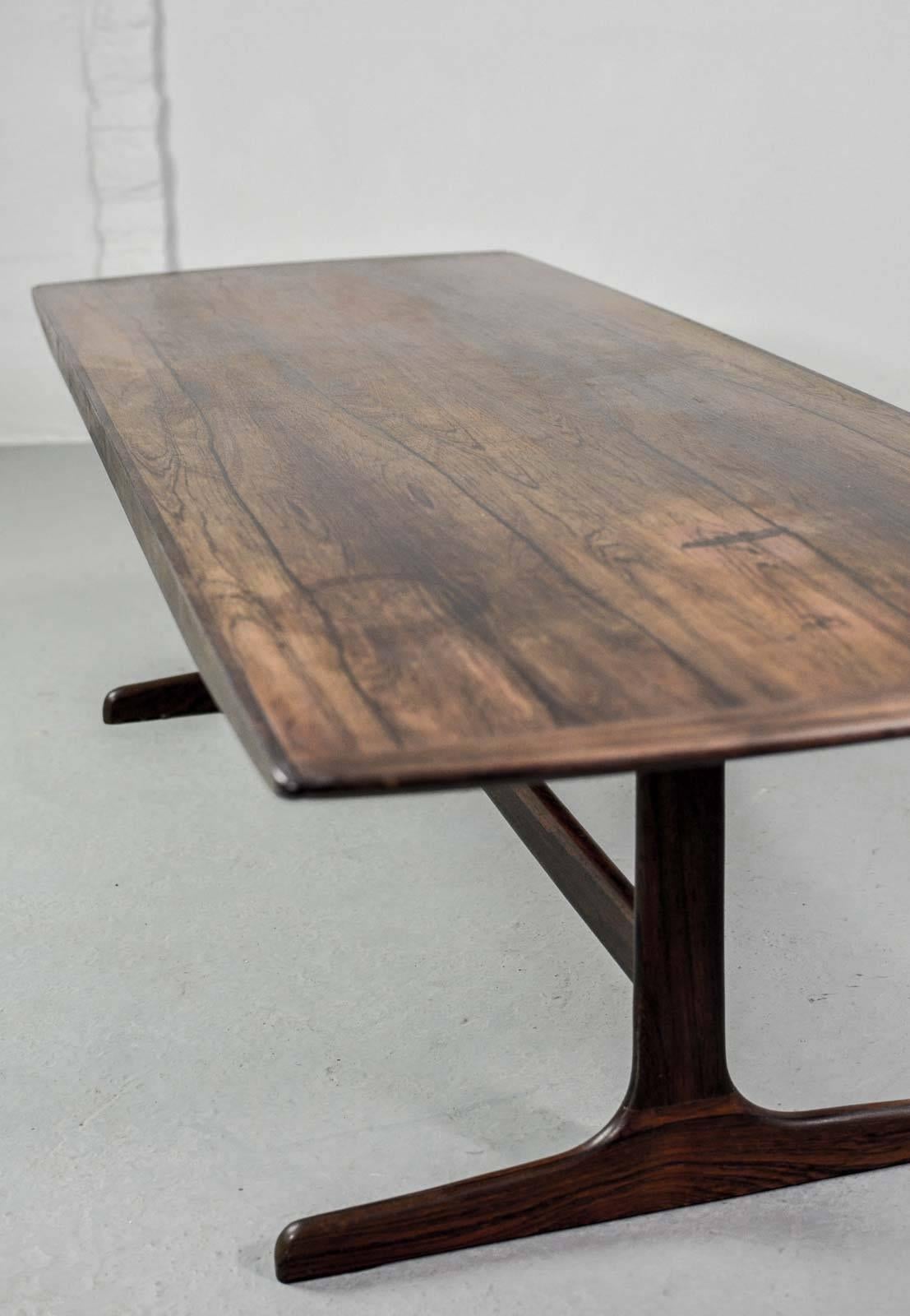Large Dutch Design Rosewood Coffee Table Produced by Fristho for Topform, 1960s In Fair Condition In Maastricht, NL