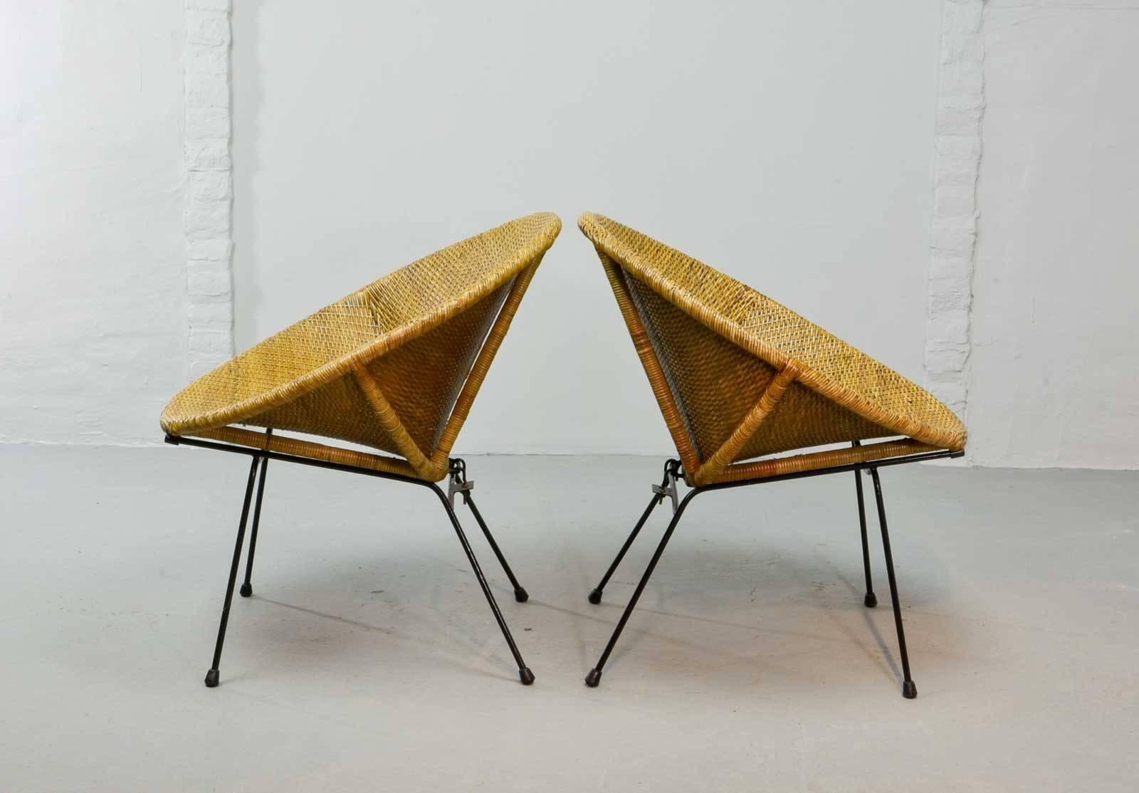 Mid-Century Modern Stylish Pair of 1950 Circle Shaped Rattan Cocktail Chairs by Dirk Van Sliedregt