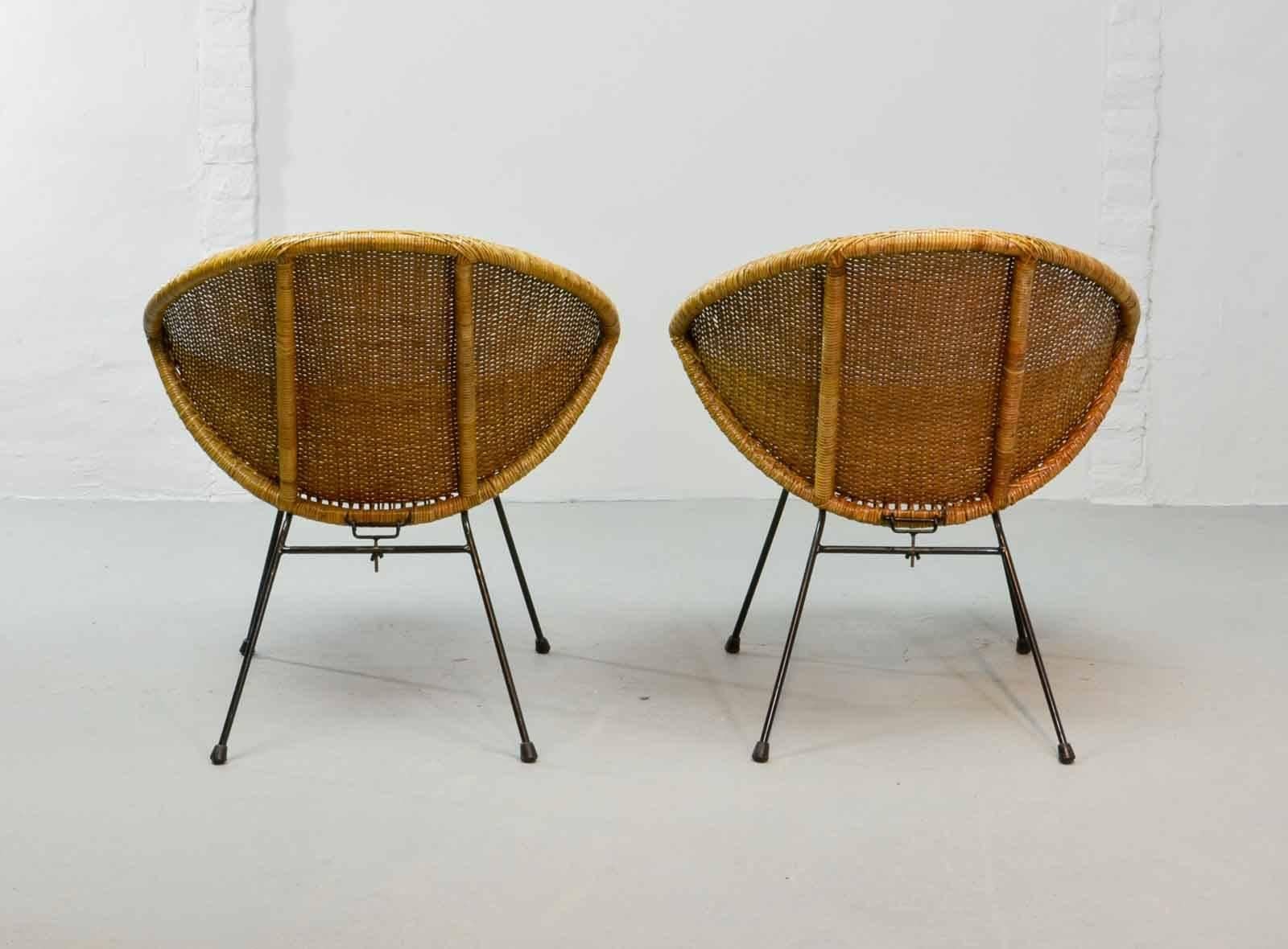 Dutch Stylish Pair of 1950 Circle Shaped Rattan Cocktail Chairs by Dirk Van Sliedregt