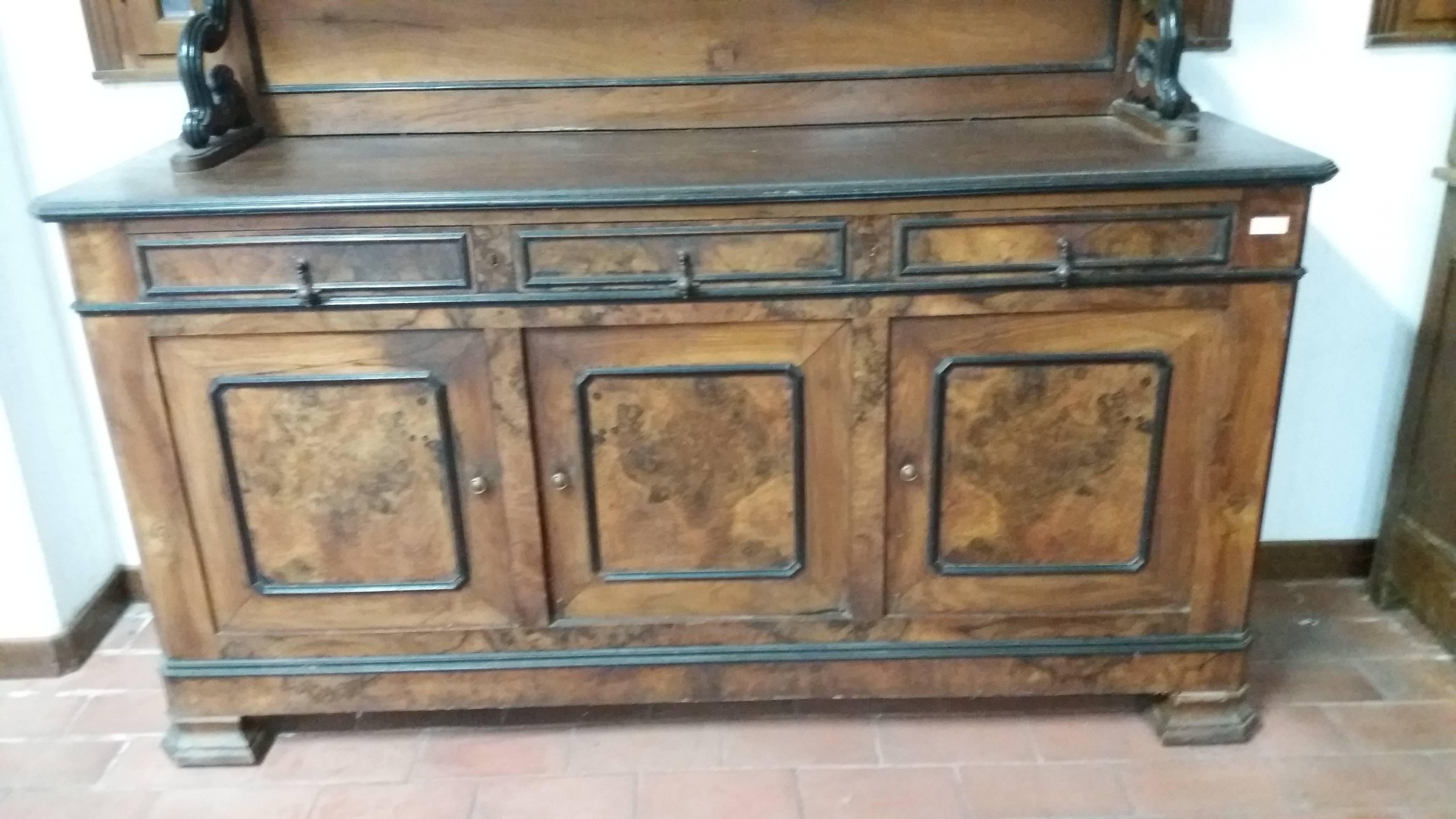 19th Century Louis Philippe Walnut Root Three Doors Credenza, 1850 In Fair Condition For Sale In Wyboston Lakes, GB