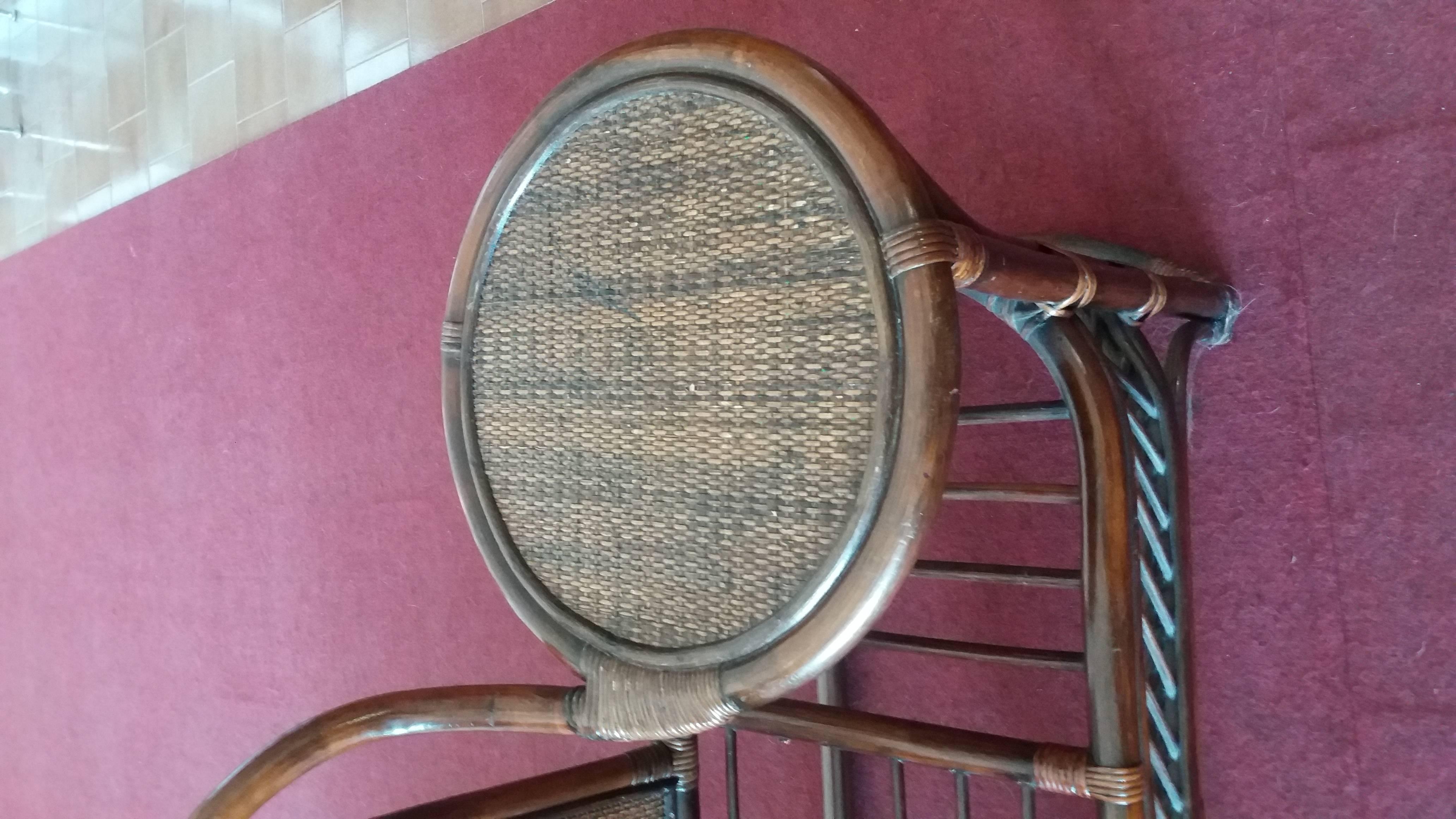 20th Century Italian brown Baby Wicker Chair In Good Condition For Sale In Wyboston Lakes, GB