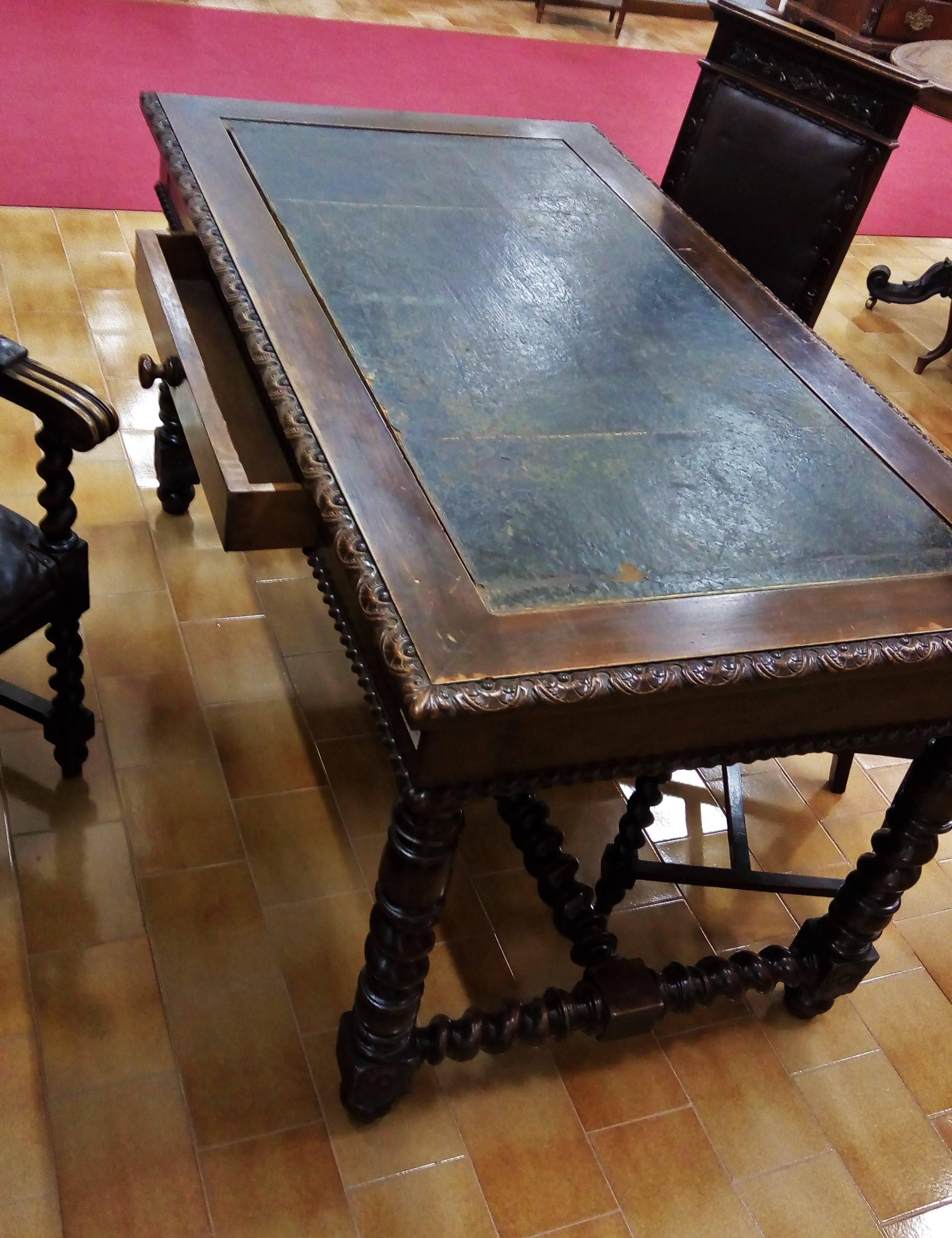 Walnut Italian 19th century carved notorial study furniture For Sale