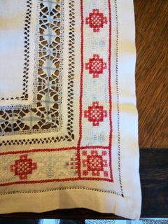 20th Century Italian white Linen Centerpiece