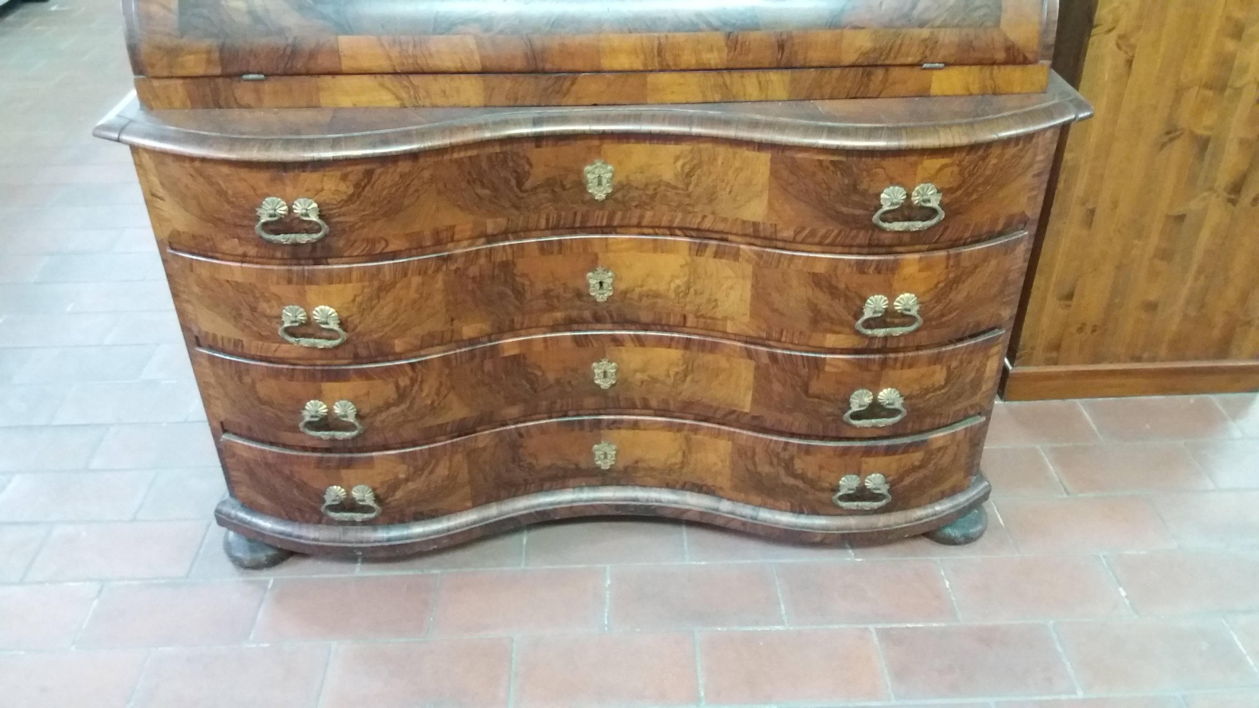 18th Century Louis XV Walnut Root French Secretary, circa 1730 In Fair Condition For Sale In Wyboston Lakes, GB