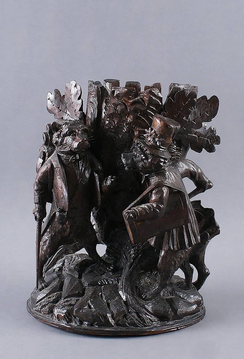 Forêt-Noire  Lampe de Table Suisse en Bois Sculpture Sculptée à la Main  Bon état à Kitzbuhel, AT