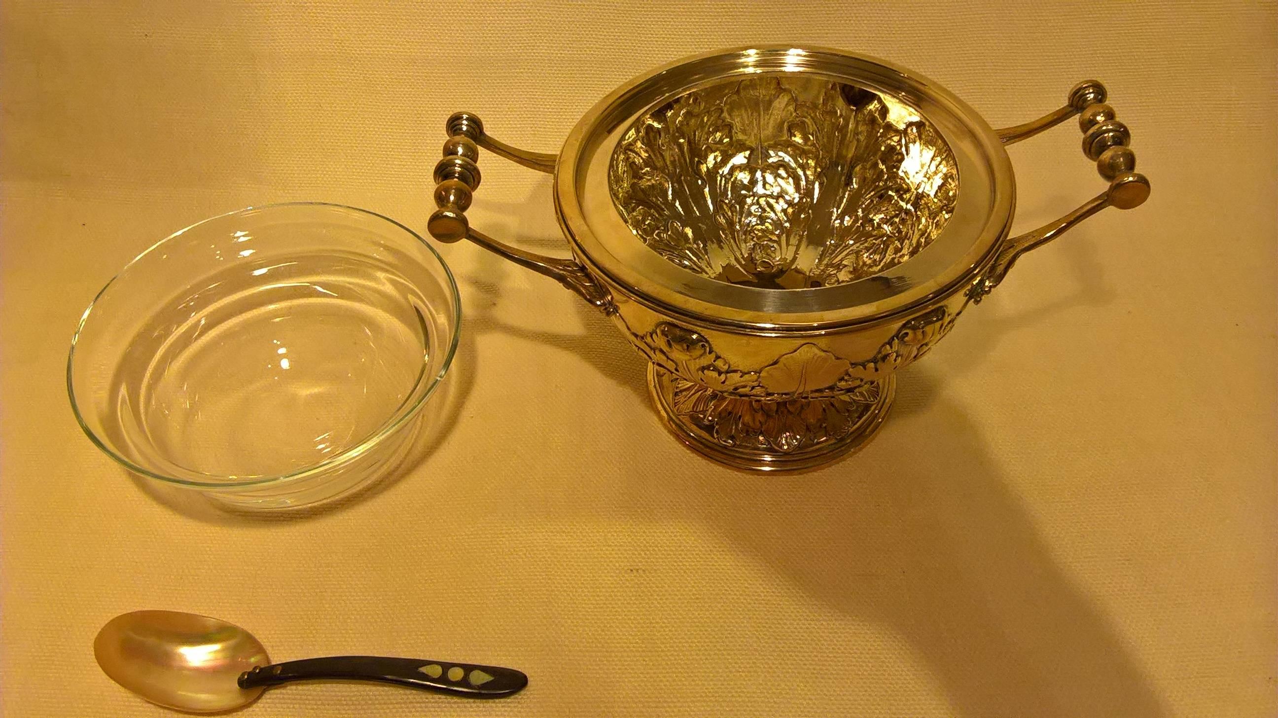 caviar bowl and spoon