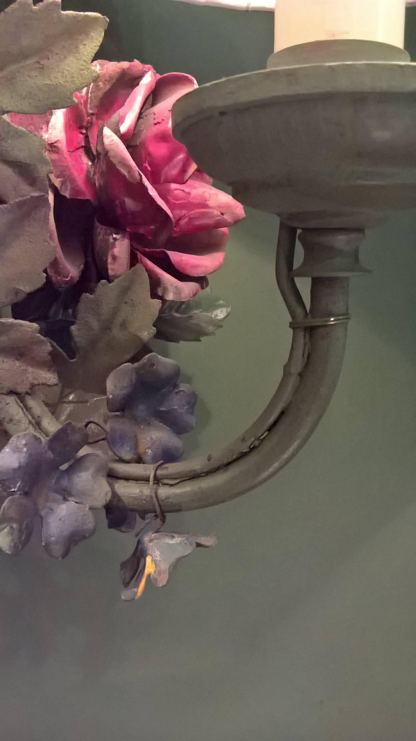 Lampada da parete a bouquet di fiori in metallo Toile austriaco del XIX secolo In condizioni ottime in vendita a Kitzbühel, Tirol